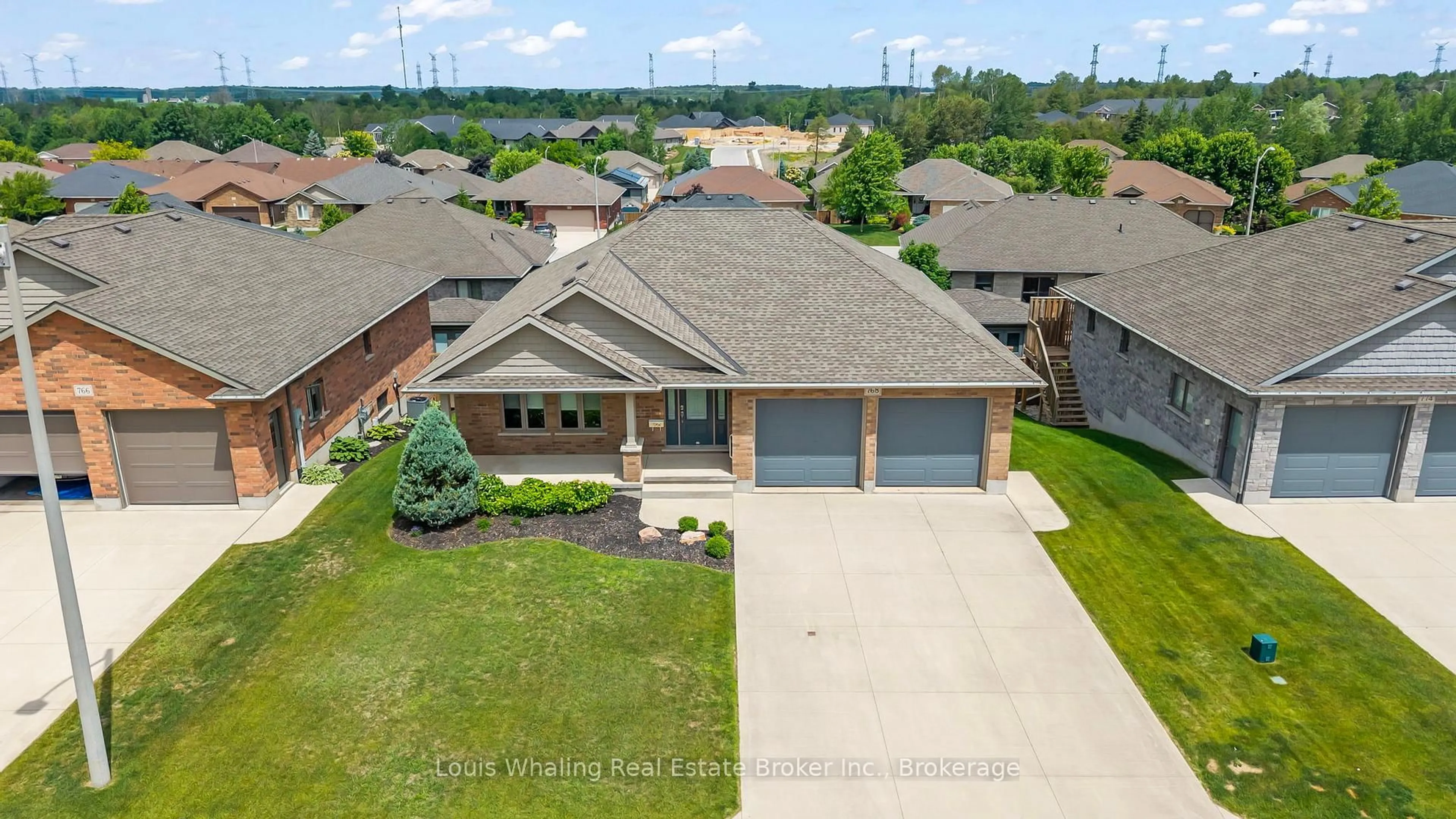 A pic from outside/outdoor area/front of a property/back of a property/a pic from drone, street for 768 15th St, Hanover Ontario N4N 3W7