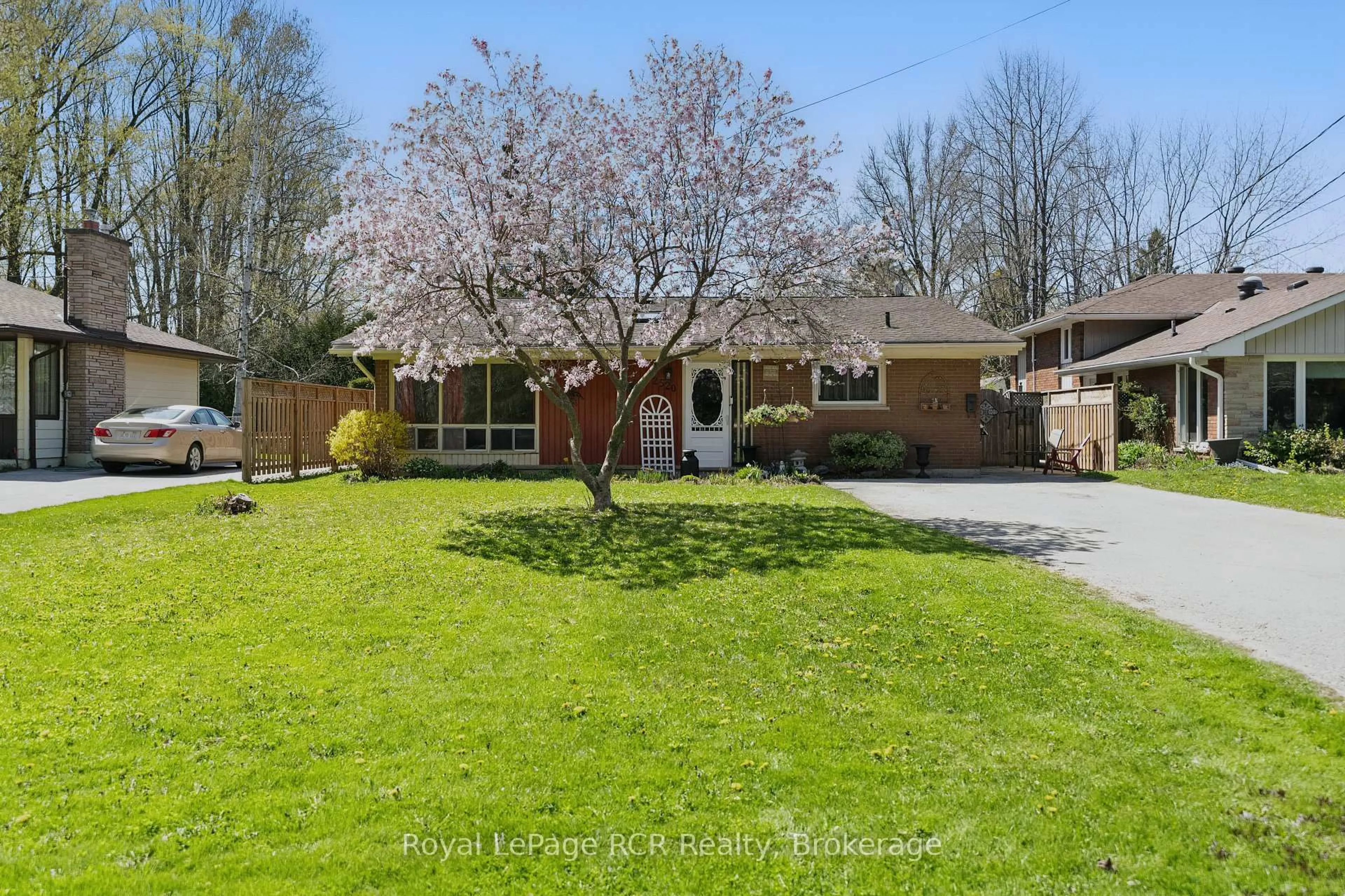 A pic from outside/outdoor area/front of a property/back of a property/a pic from drone, street for 2520 5th Ave, Owen Sound Ontario N4K 5C8