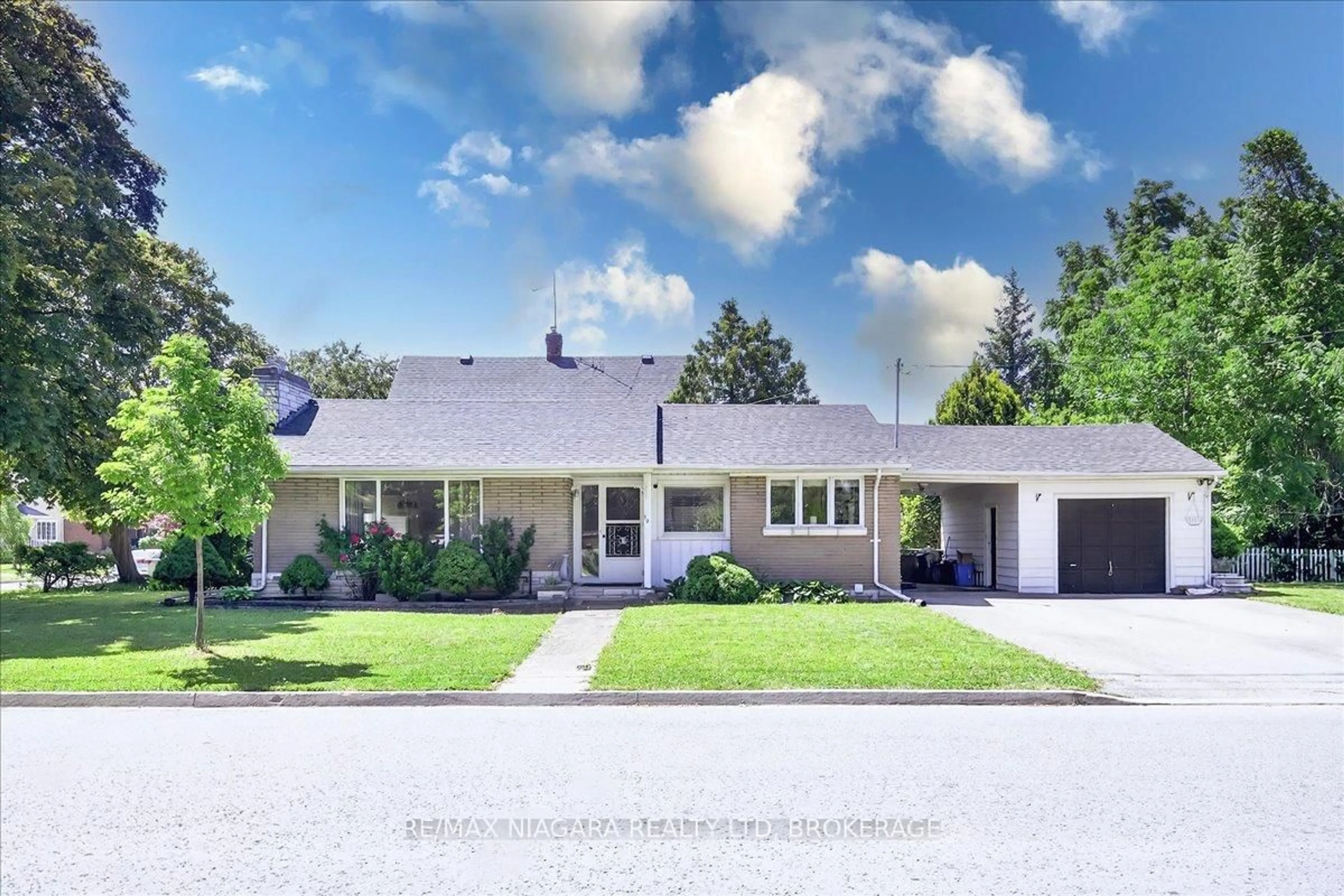 Unknown for 10 Edgedale Rd, St. Catharines Ontario L2R 3V6
