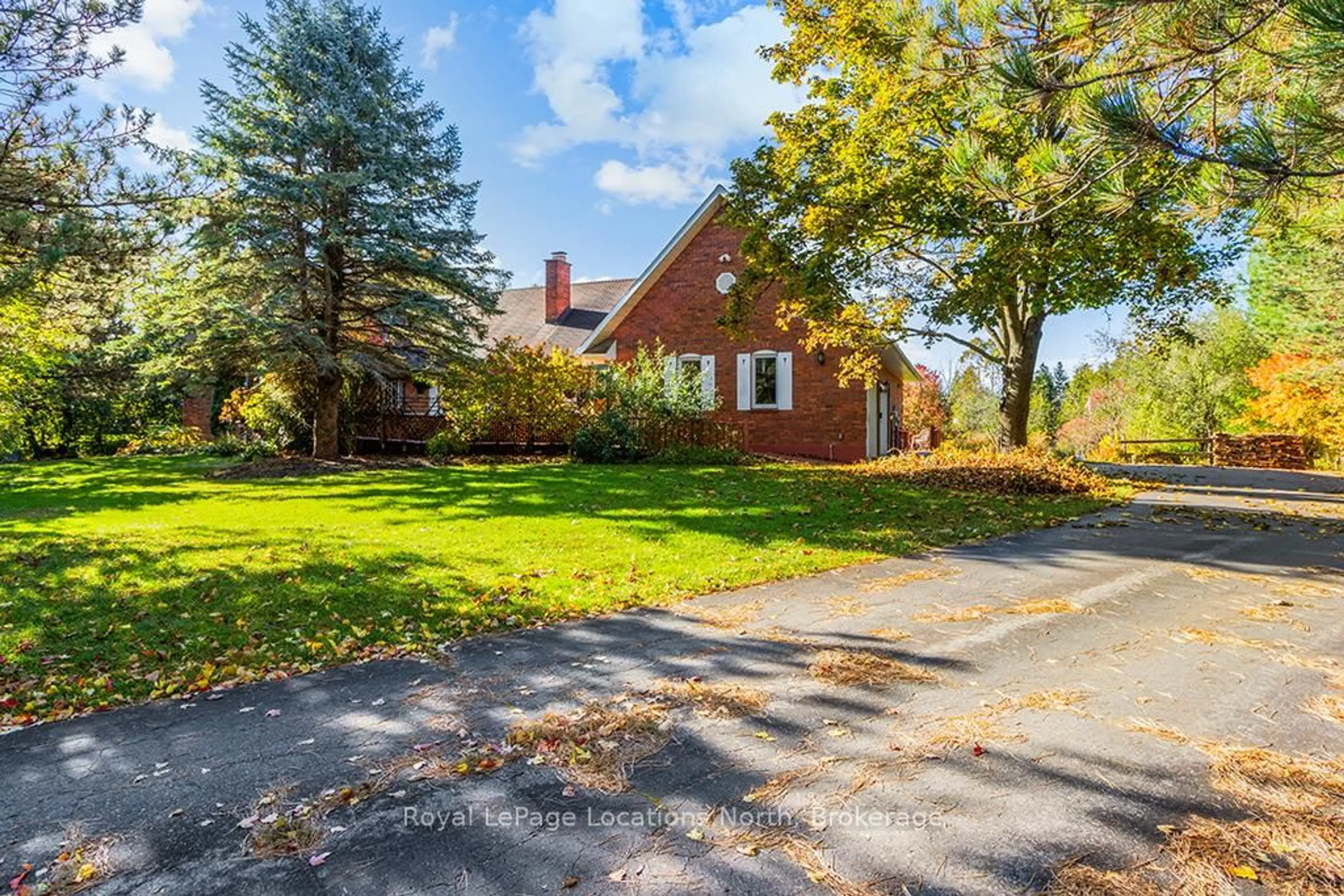 Home with brick exterior material, street for 25 Pine Ridge Rd, Erin Ontario N0B 1T0