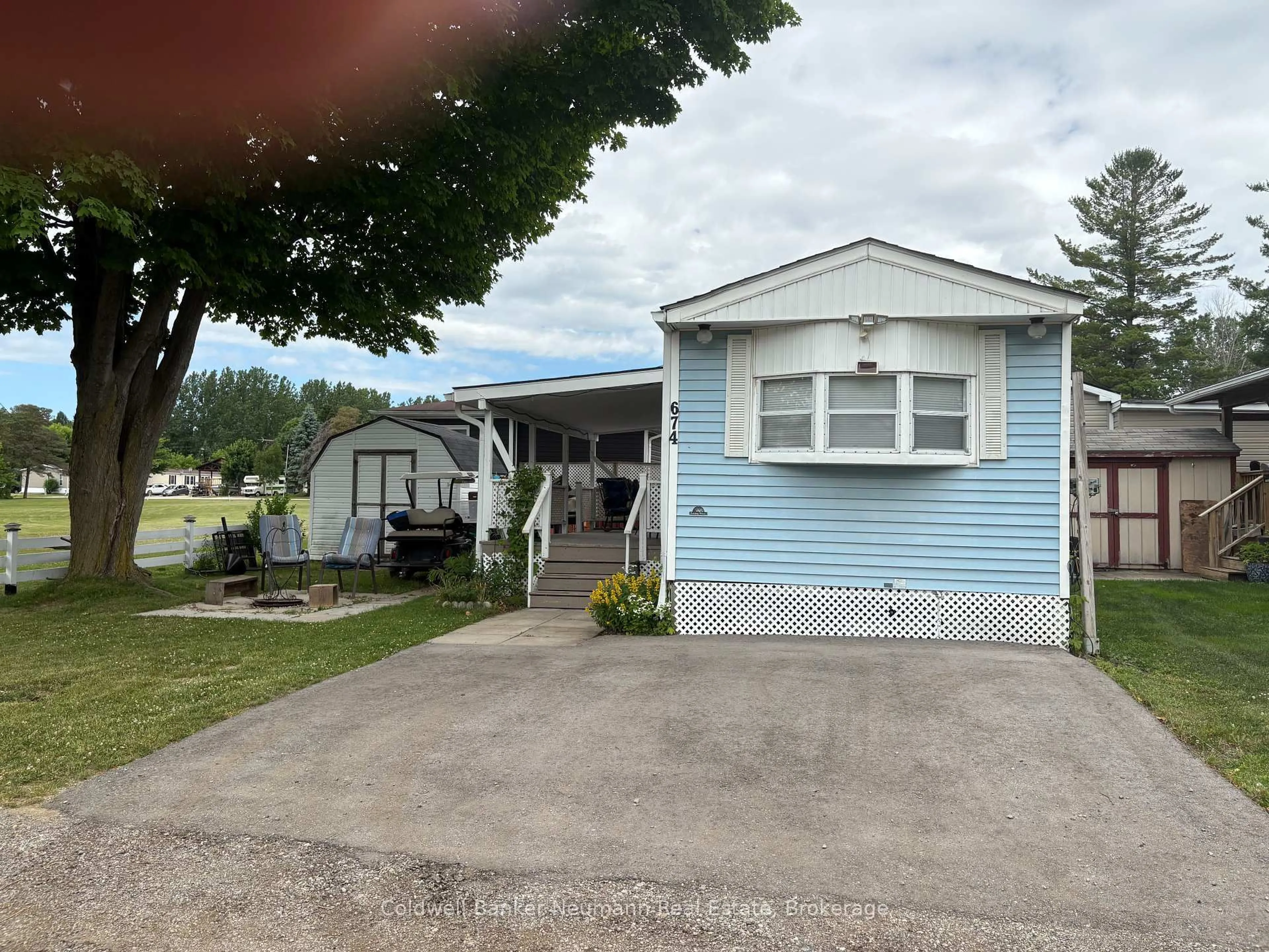 Unknown for 674 Willow Way, Centre Wellington Ontario N1M 2W5