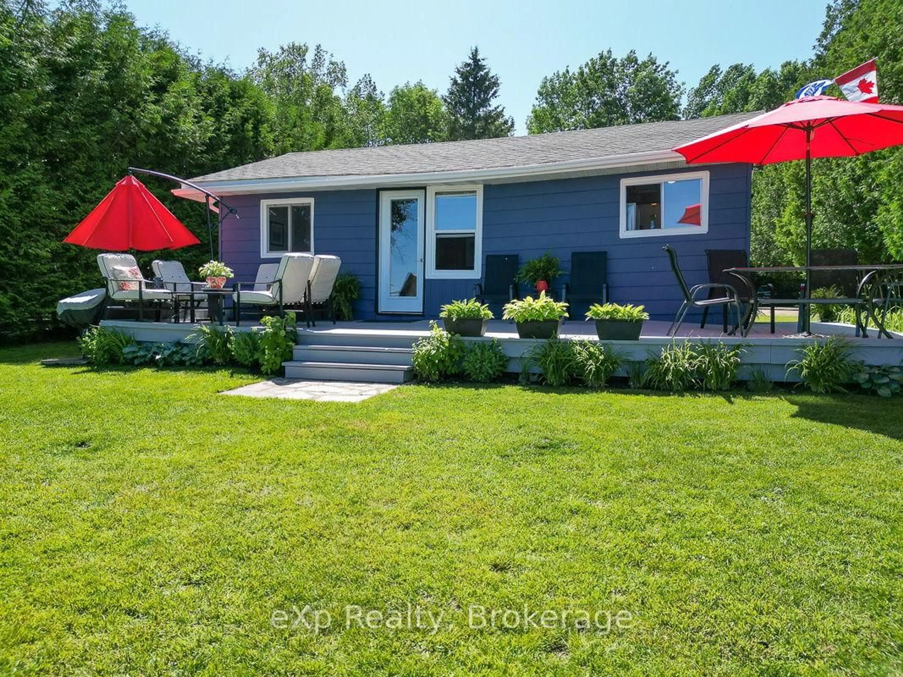 A pic from outside/outdoor area/front of a property/back of a property/a pic from drone, street for 135 Lakeview Rd, Chatsworth Ontario N0H 1G0