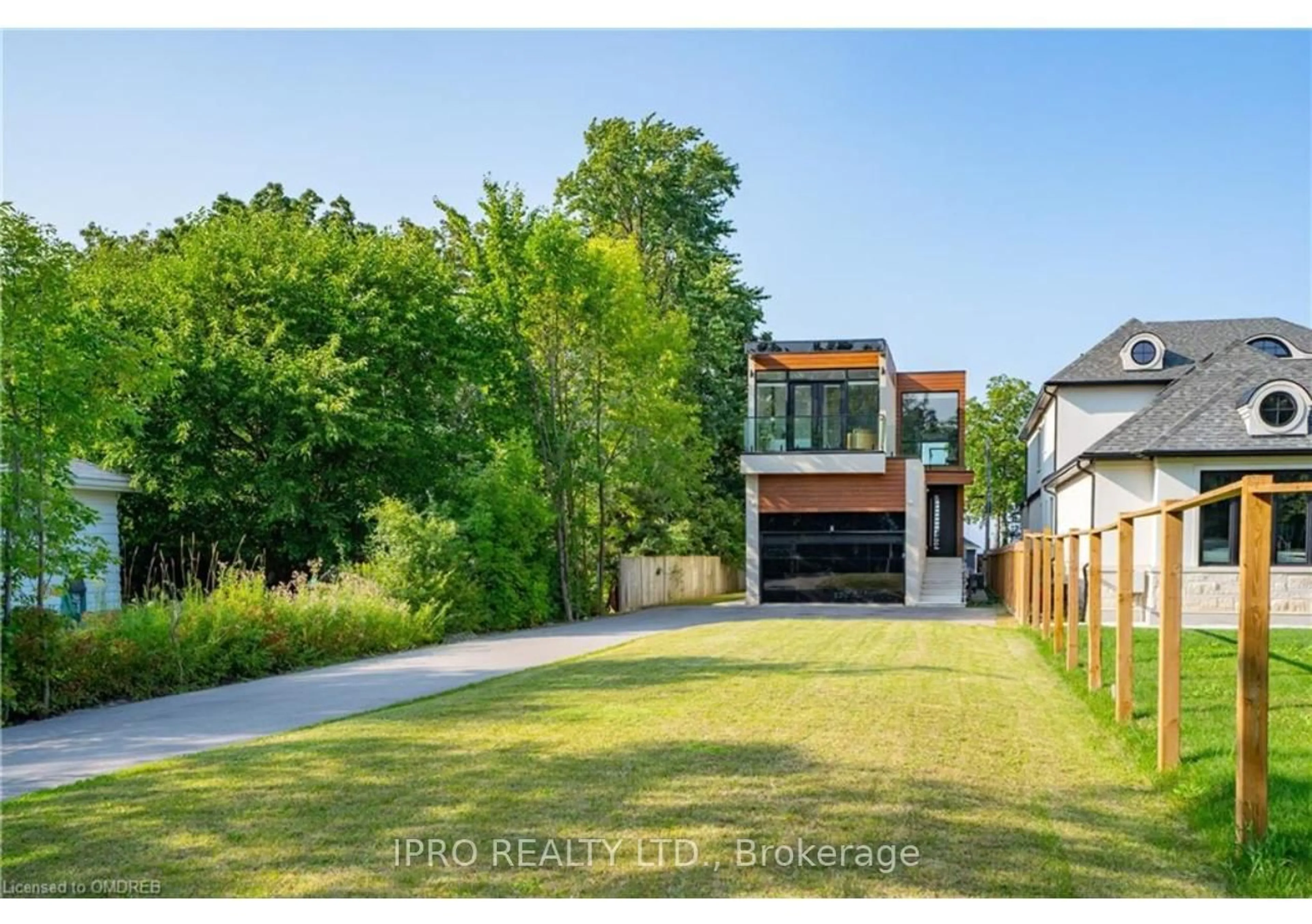 A pic from outside/outdoor area/front of a property/back of a property/a pic from drone, street for 6 Campview Rd, Hamilton Ontario L8E 5E2