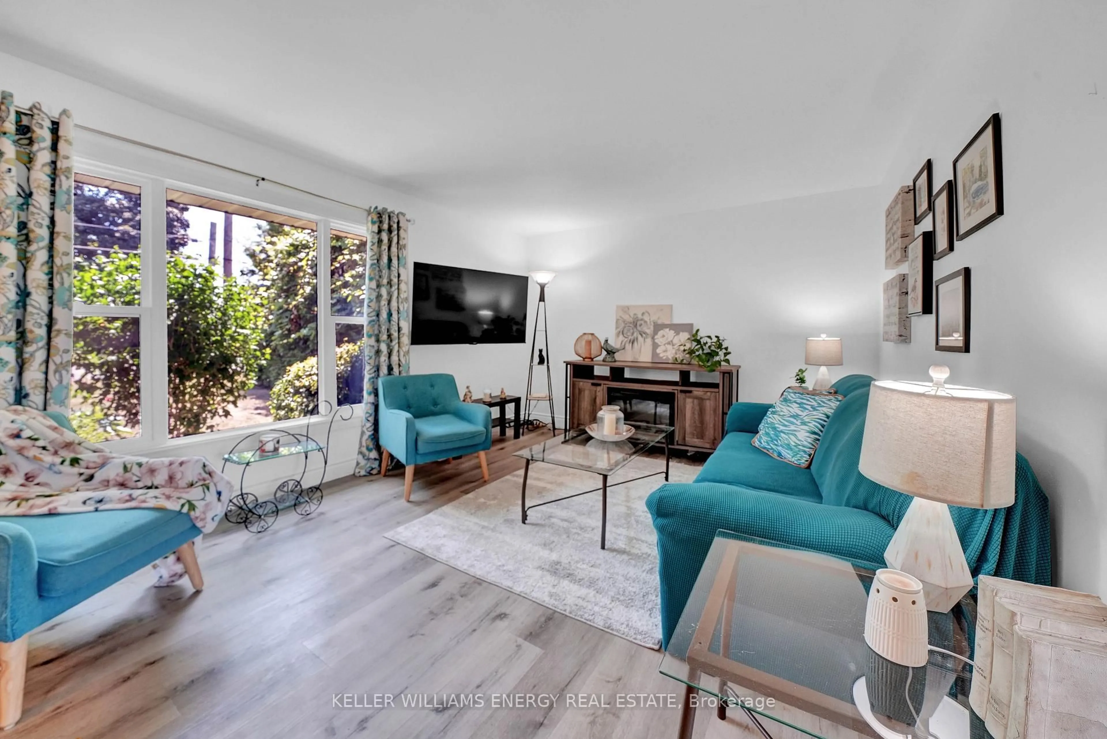 Living room with furniture, unknown for 102 Crown St, Quinte West Ontario K8V 1P4