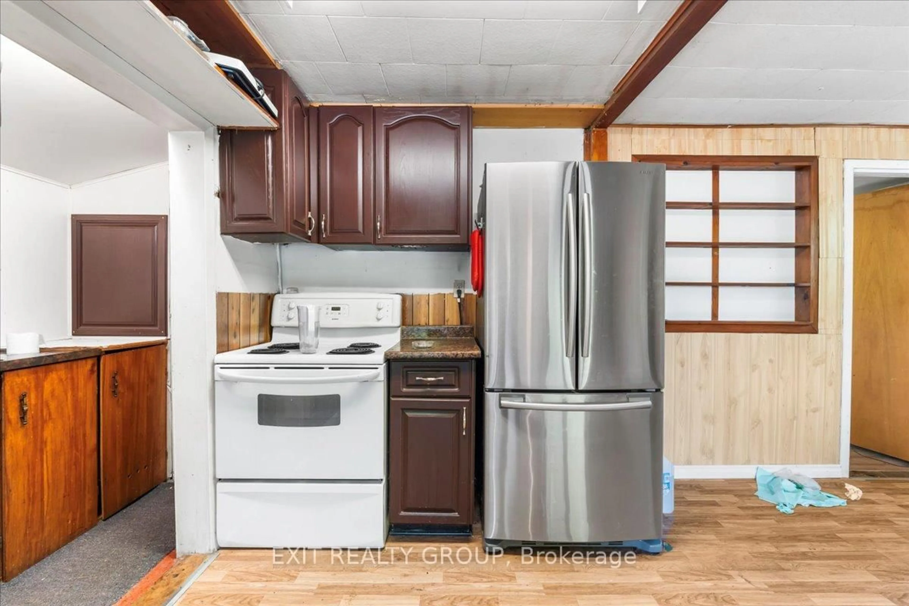 Standard kitchen, wood/laminate floor for 330 Black River Rd, Tweed Ontario K0K 3J0