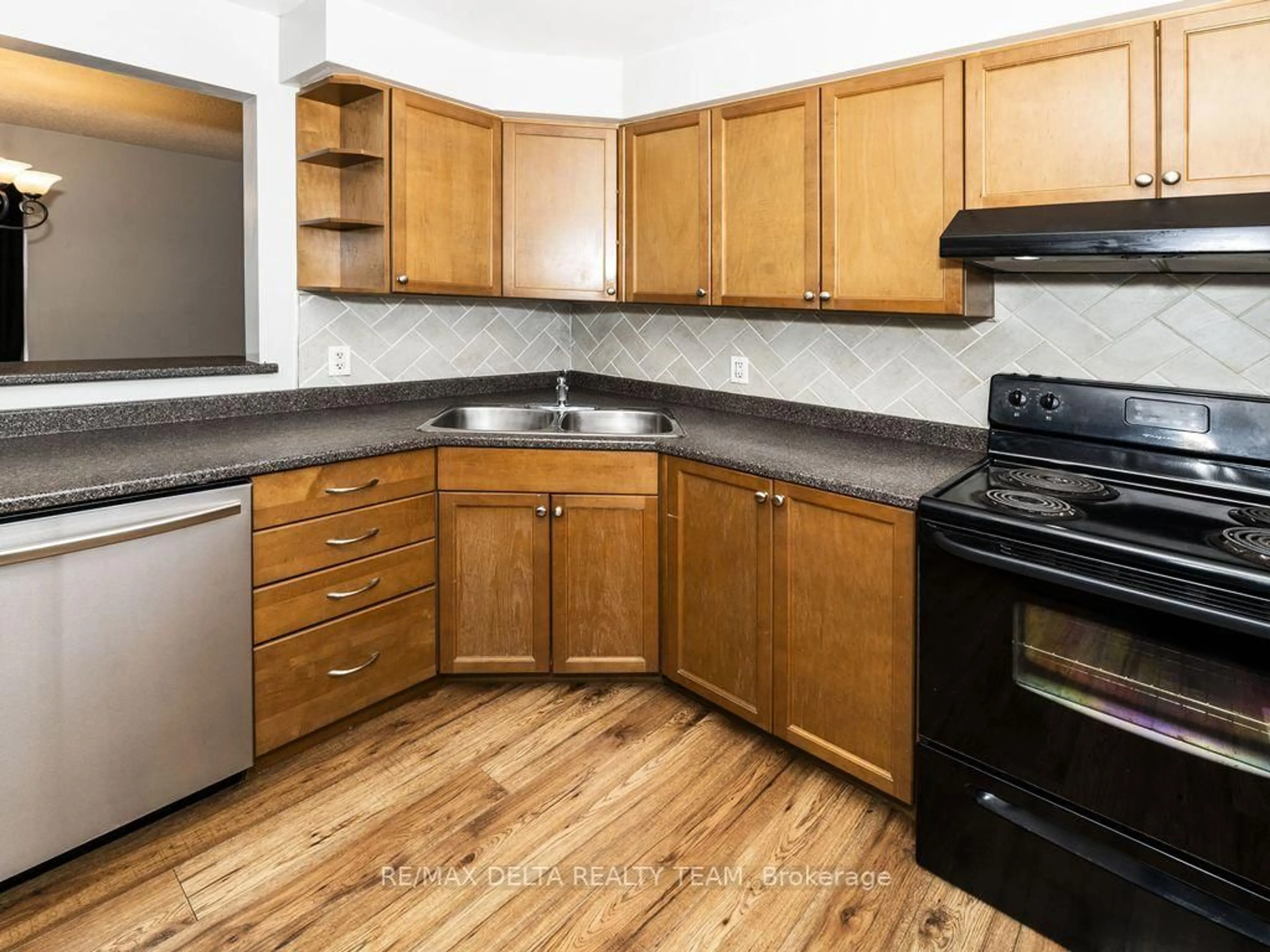 Standard kitchen, unknown for 3024 Fairlea Cres #-, Ottawa Ontario K1V 8T7