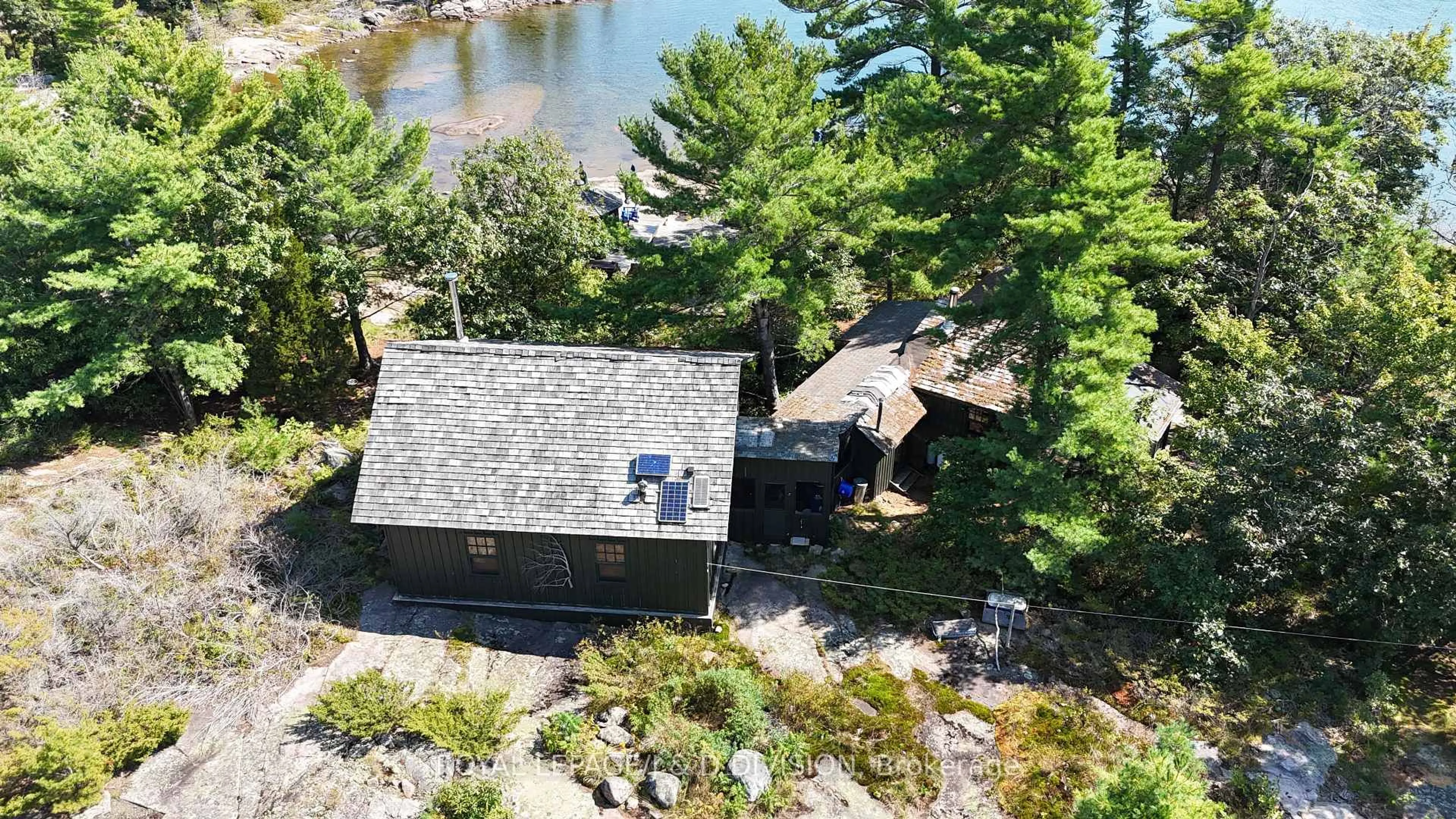 A pic from outside/outdoor area/front of a property/back of a property/a pic from drone, water/lake/river/ocean view for 2 IS 4170 Island, Georgian Bay Ontario P2A 0B7