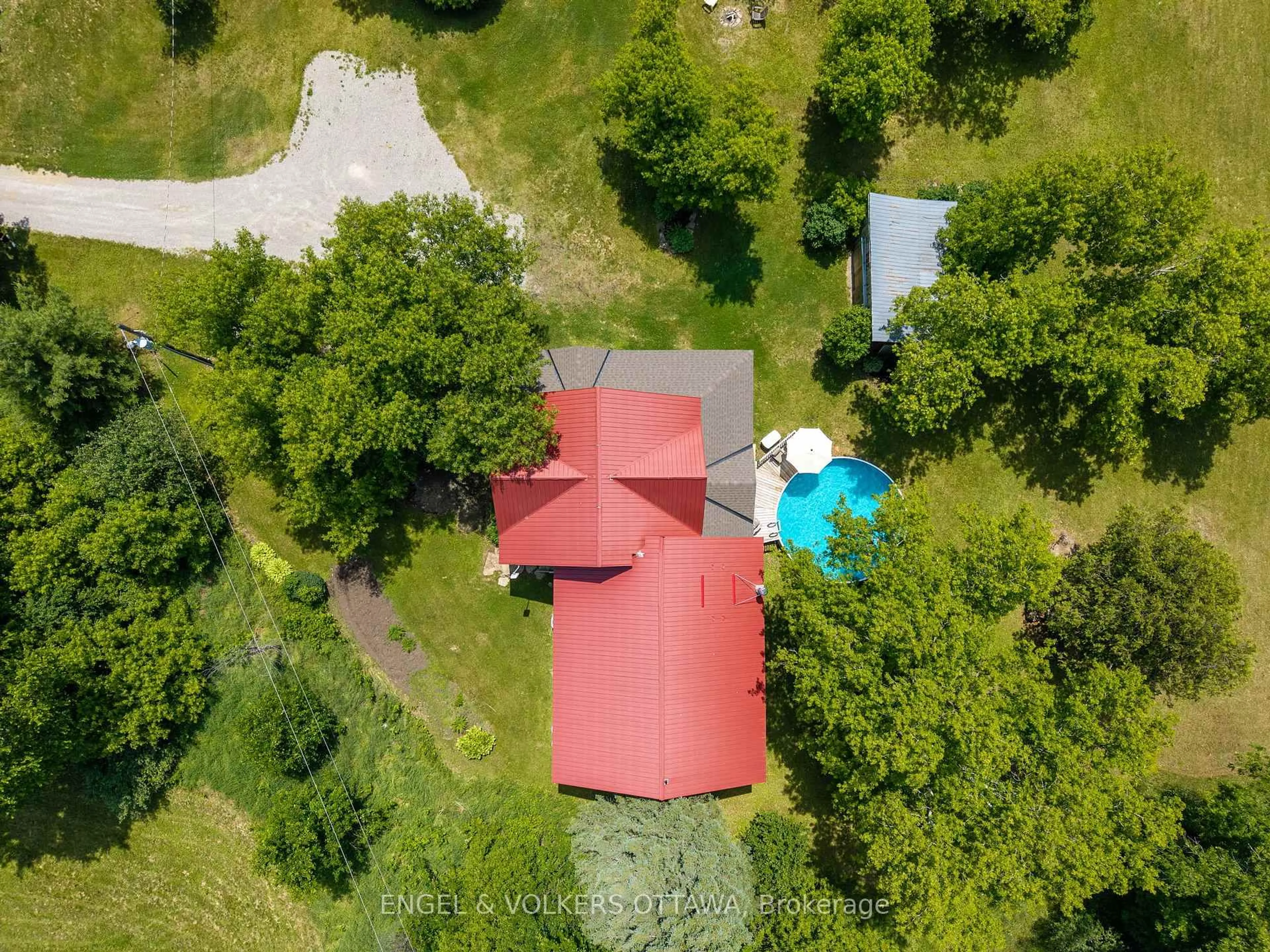 A pic from outside/outdoor area/front of a property/back of a property/a pic from drone, unknown for 181 Salter Rd, Smiths Falls Ontario K7A 4S7