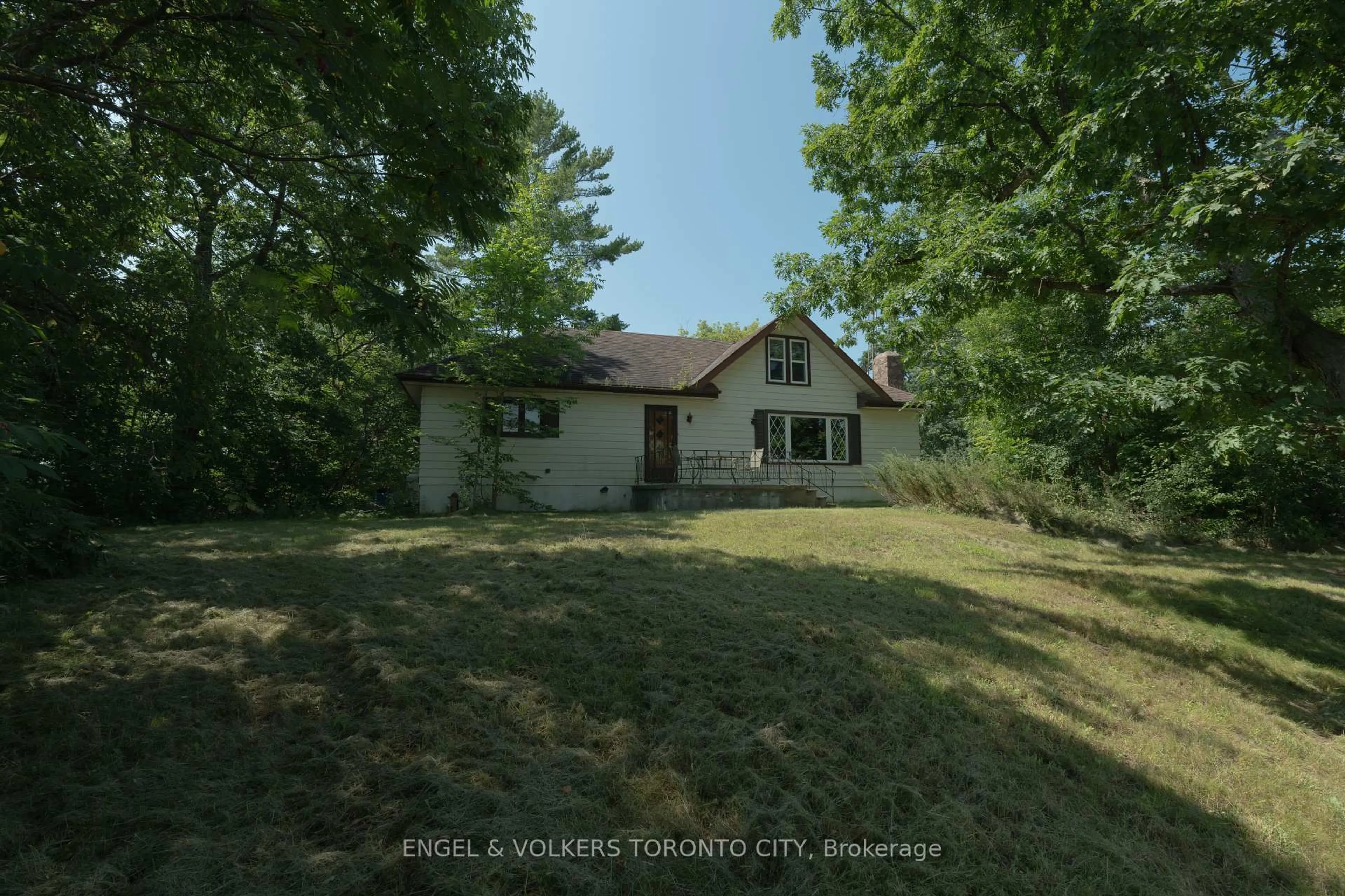 A pic from outside/outdoor area/front of a property/back of a property/a pic from drone, unknown for 3320 Buckhorn Rd, Smith-Ennismore-Lakefield Ontario K0L 1J0