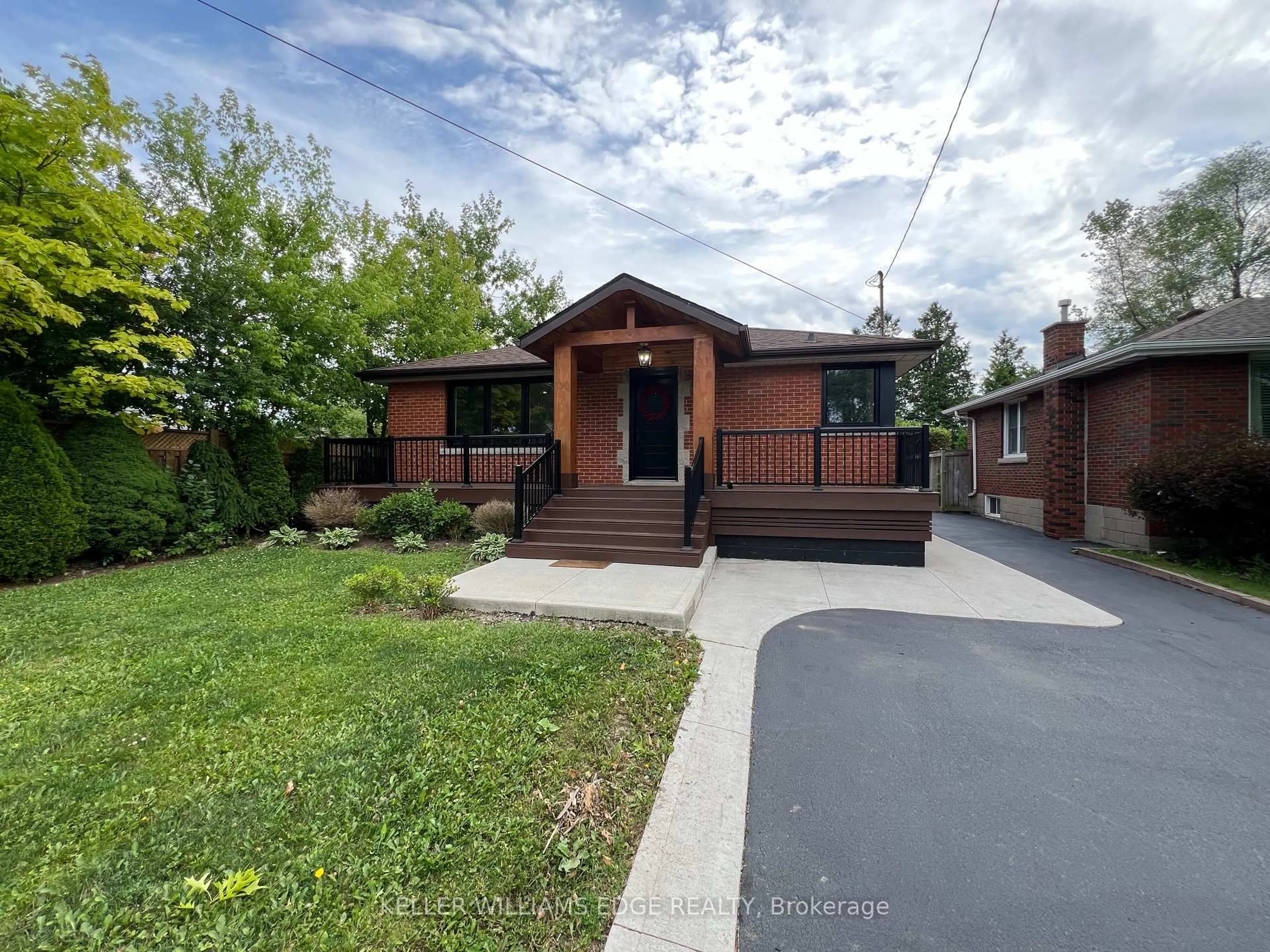 Home with brick exterior material, street for 142 South Bend Rd, Hamilton Ontario L9A 2B6