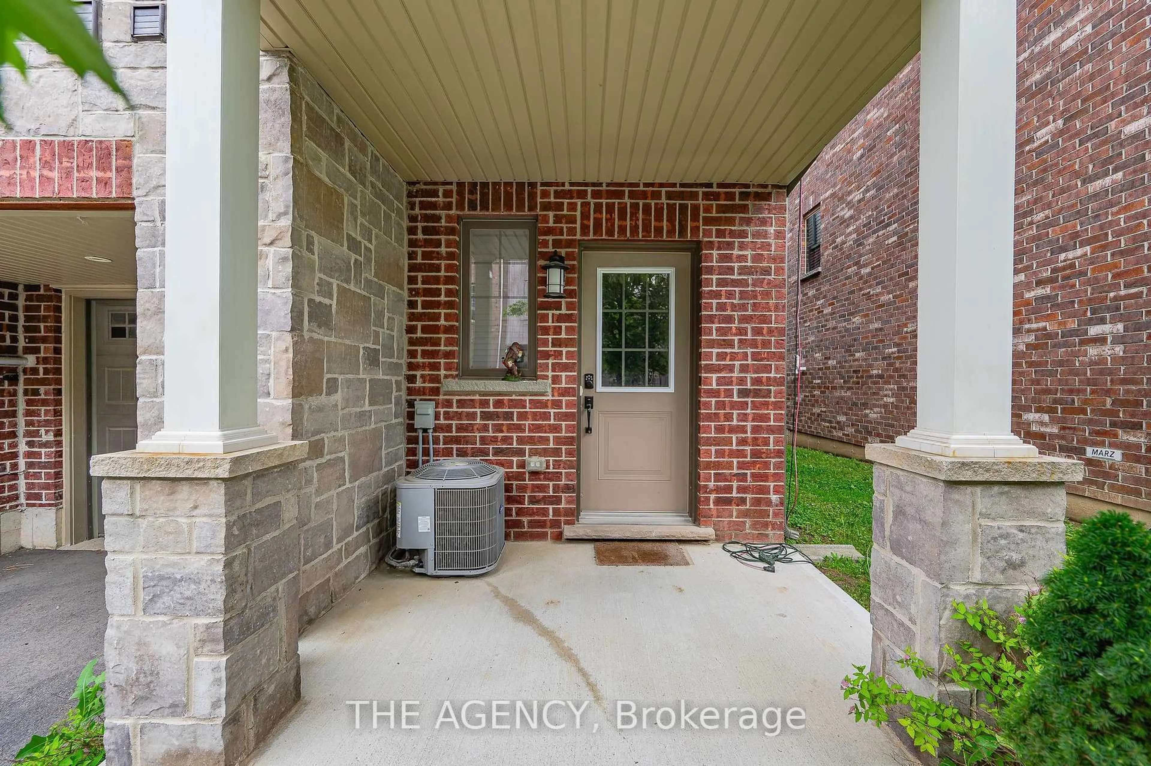 Indoor entryway for 12 Birot Lane, Hamilton Ontario L9K 0K1
