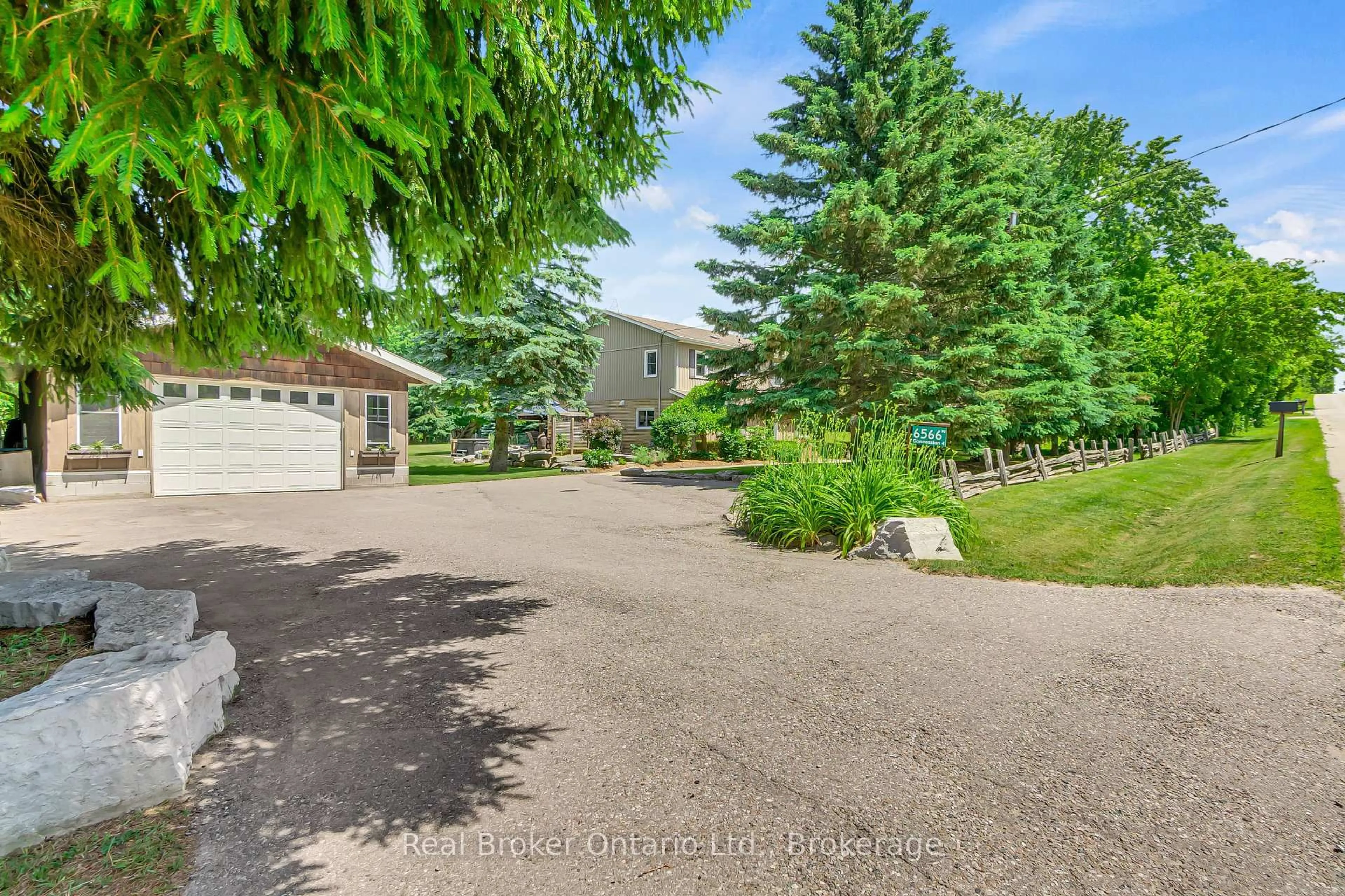 A pic from outside/outdoor area/front of a property/back of a property/a pic from drone, street for 6566 Concession Rd 4, Puslinch Ontario N0B 2J0