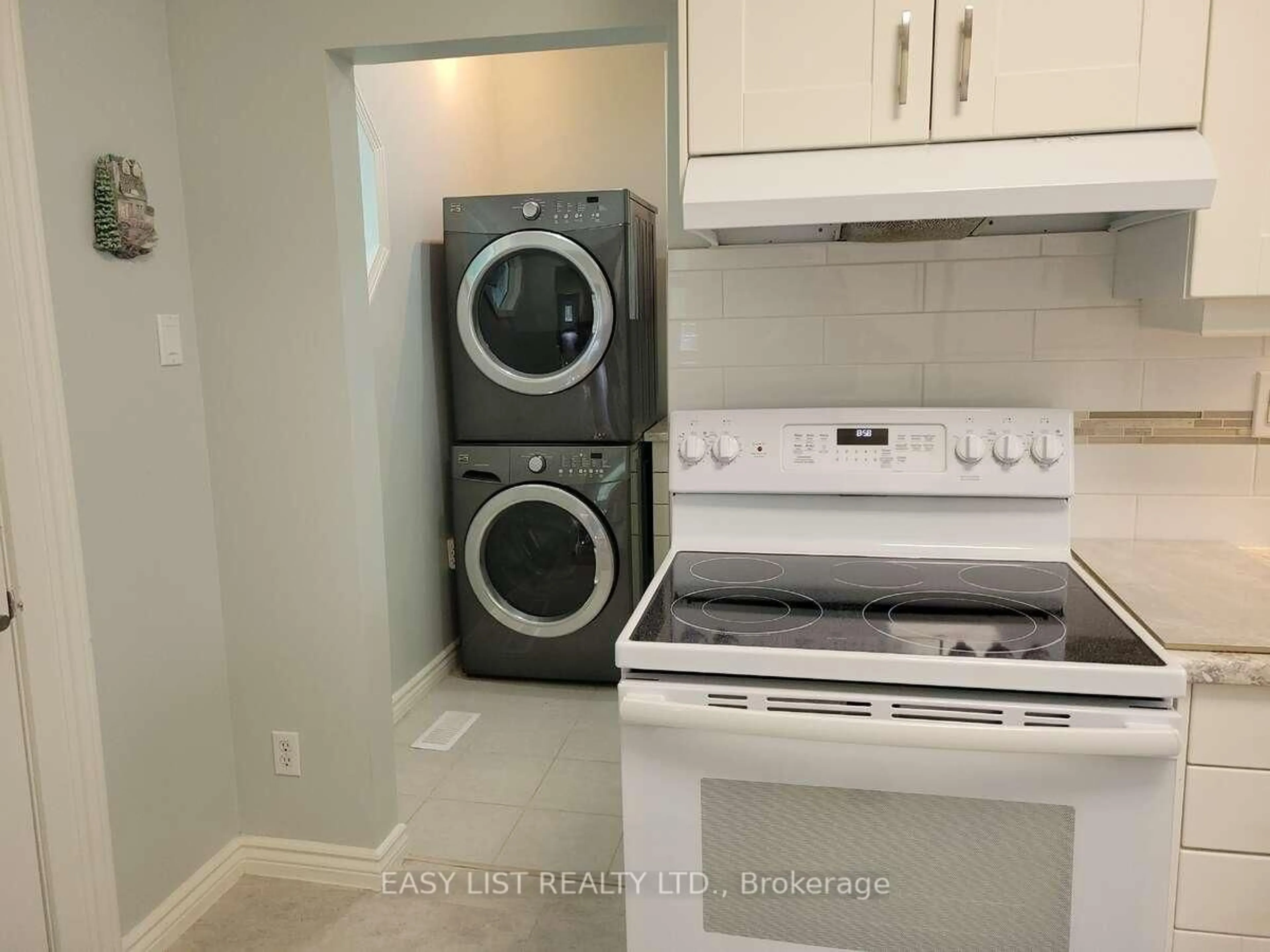 Laundry room for 8 Argyle St, London North Ontario N6H 1Y3