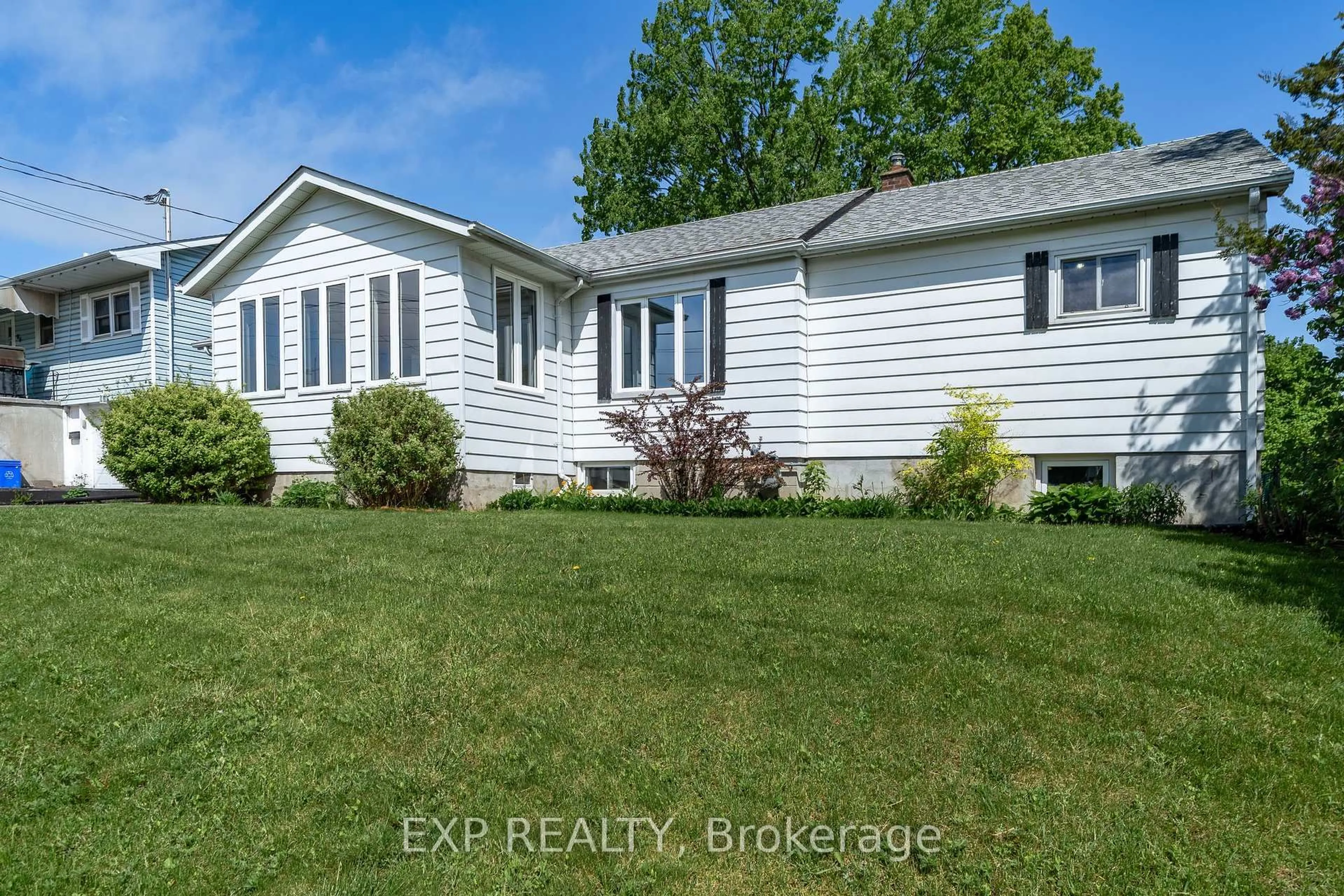 Home with vinyl exterior material, unknown for 66 North Park Gdns, Belleville Ontario K8P 2M3
