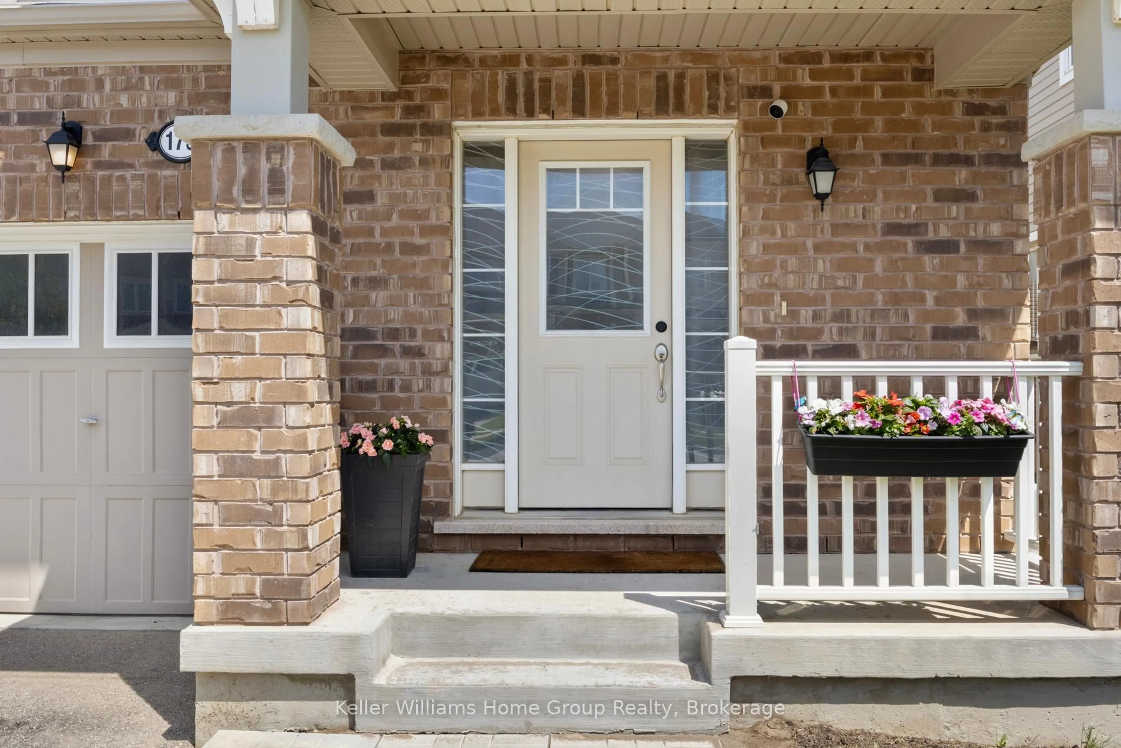 Indoor entryway for 173 West Oak Tr, Kitchener Ontario N2R 0J3