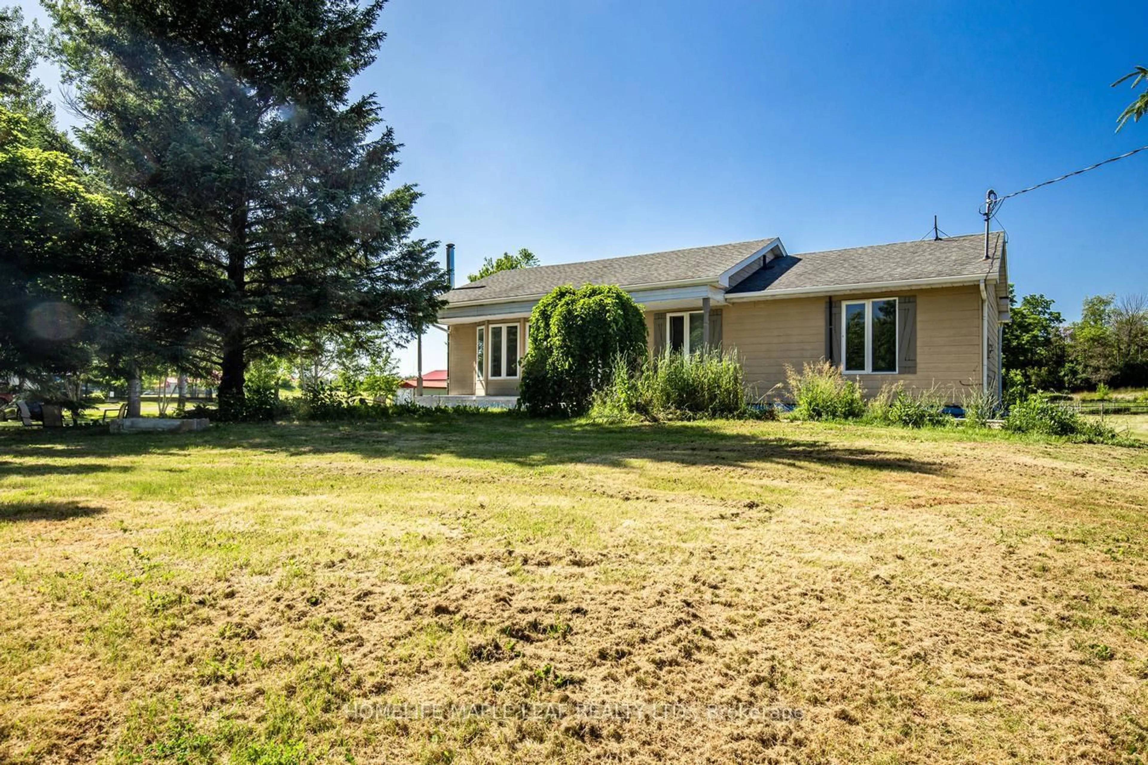 A pic from outside/outdoor area/front of a property/back of a property/a pic from drone, unknown for 927 #97 Regional Rd, Hamilton Ontario L0R 1K0