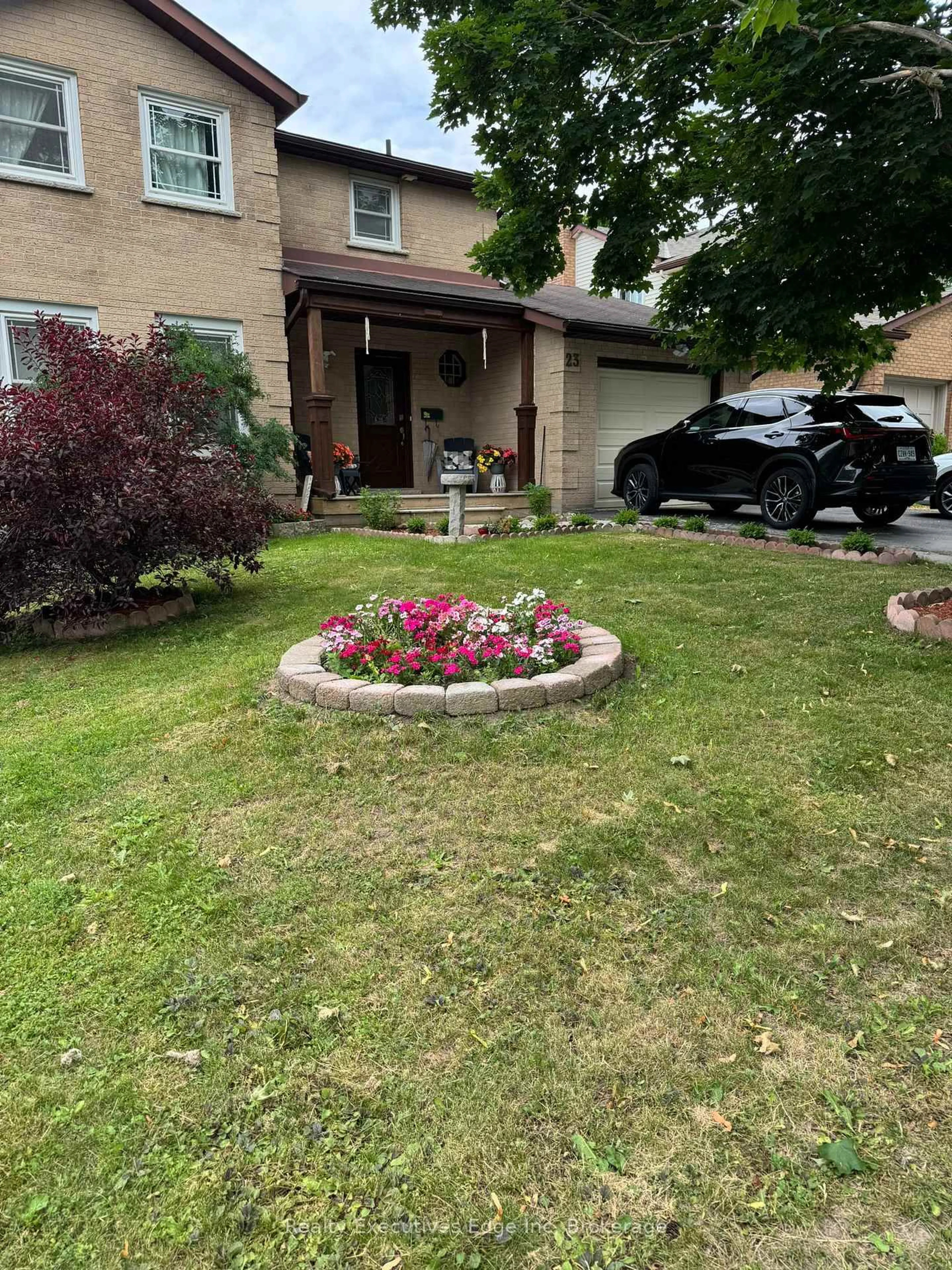 A pic from outside/outdoor area/front of a property/back of a property/a pic from drone, street for 23 Sagewood Pl, Guelph Ontario N1G 3M8