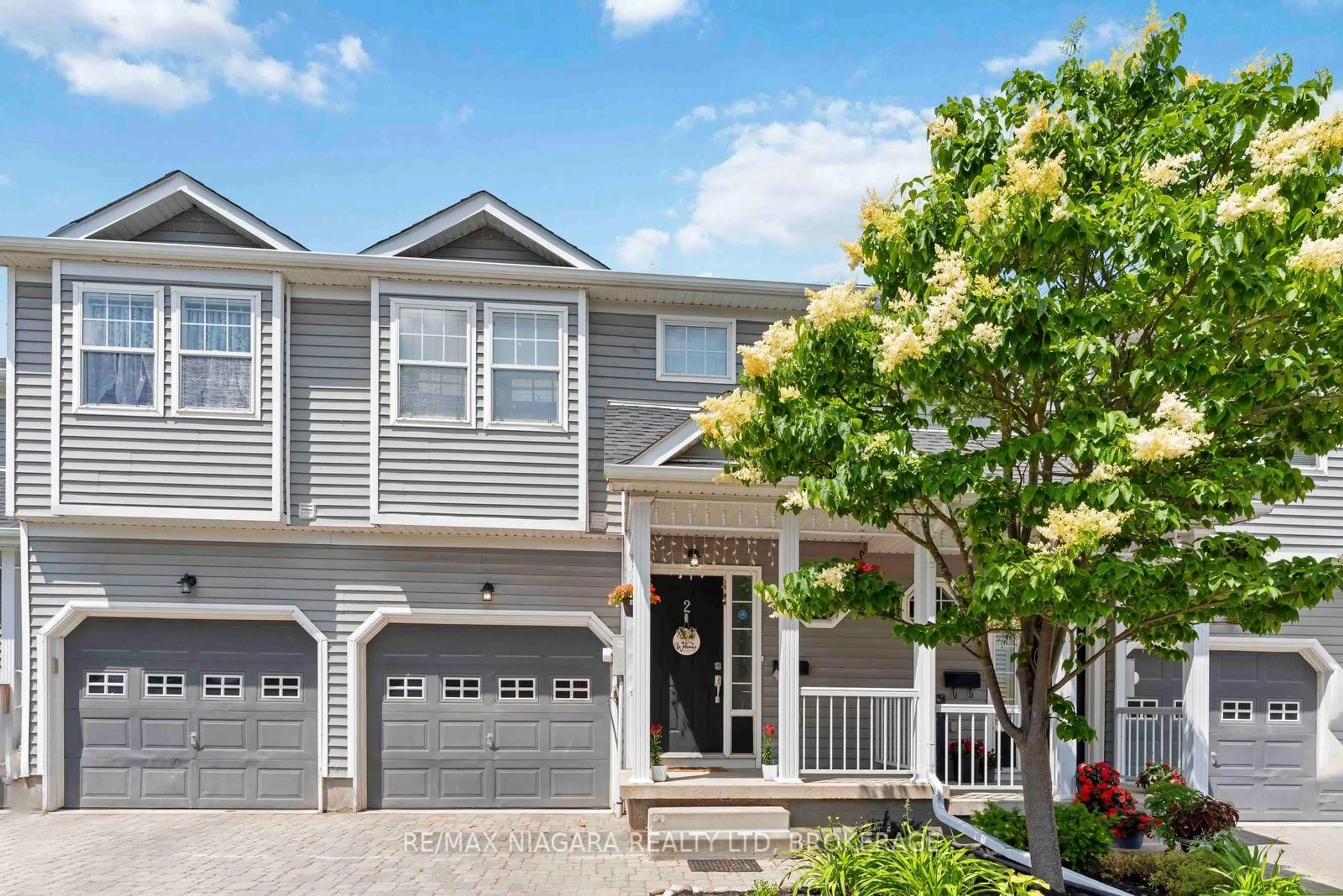 Home with vinyl exterior material, street for 9 LAKESHORE Rd #2, St. Catharines Ontario L2N 2S7