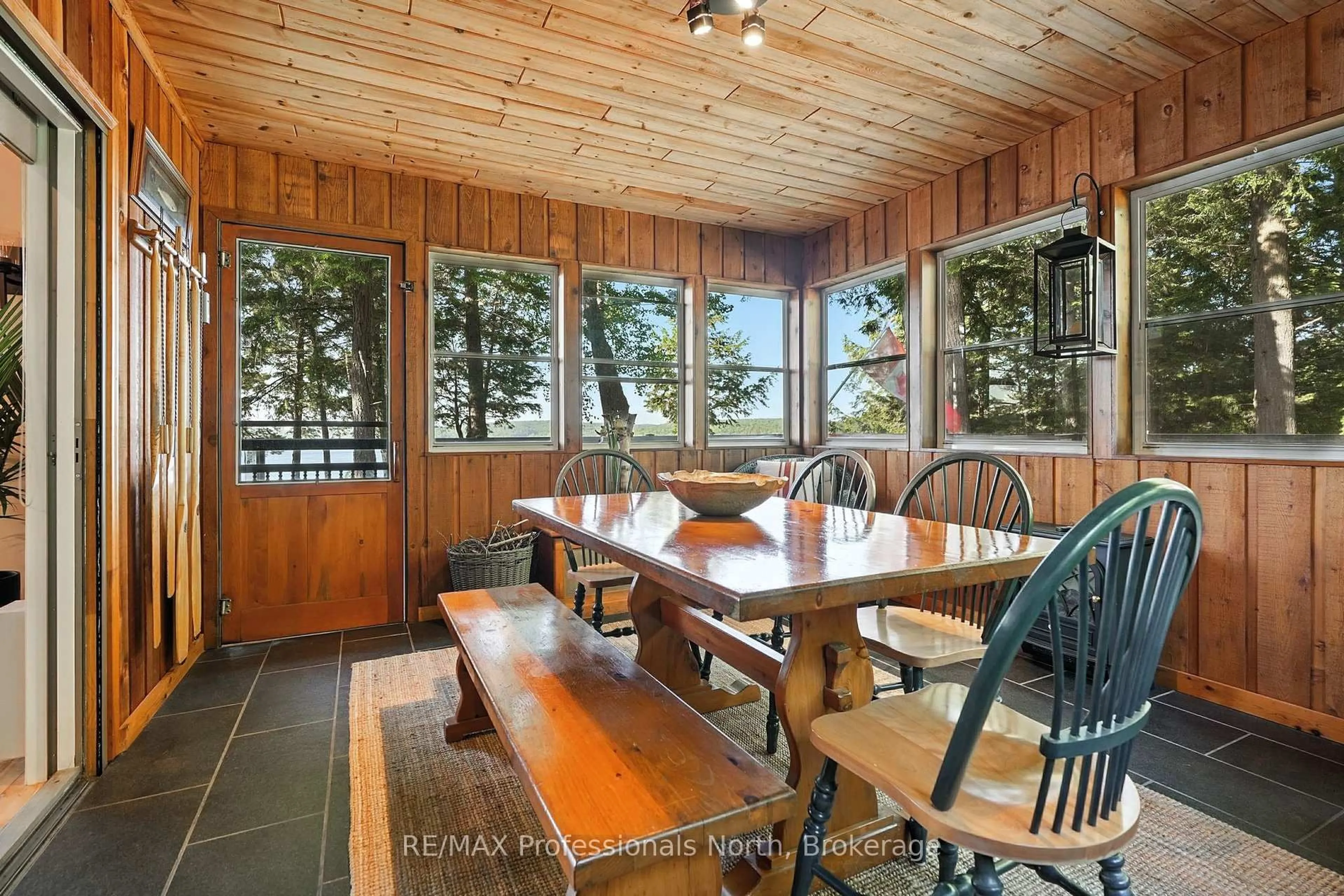 Dining room, ceramic/tile floor for 1055 Boxstove Point Tr, Dysart et al Ontario K0M 1S0