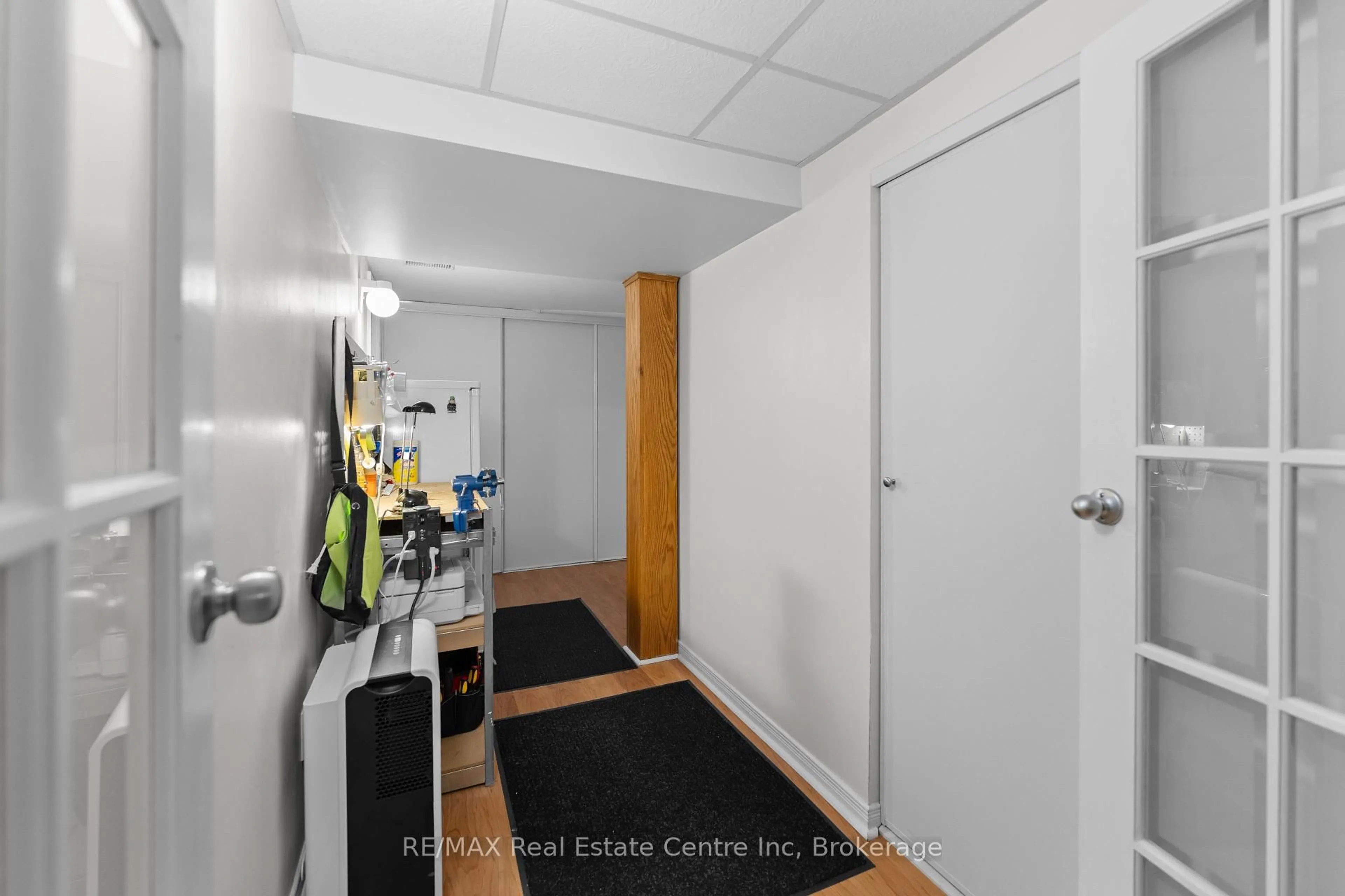 Indoor foyer for 383 Edinburgh Rd #28, Guelph Ontario N1G 2K7