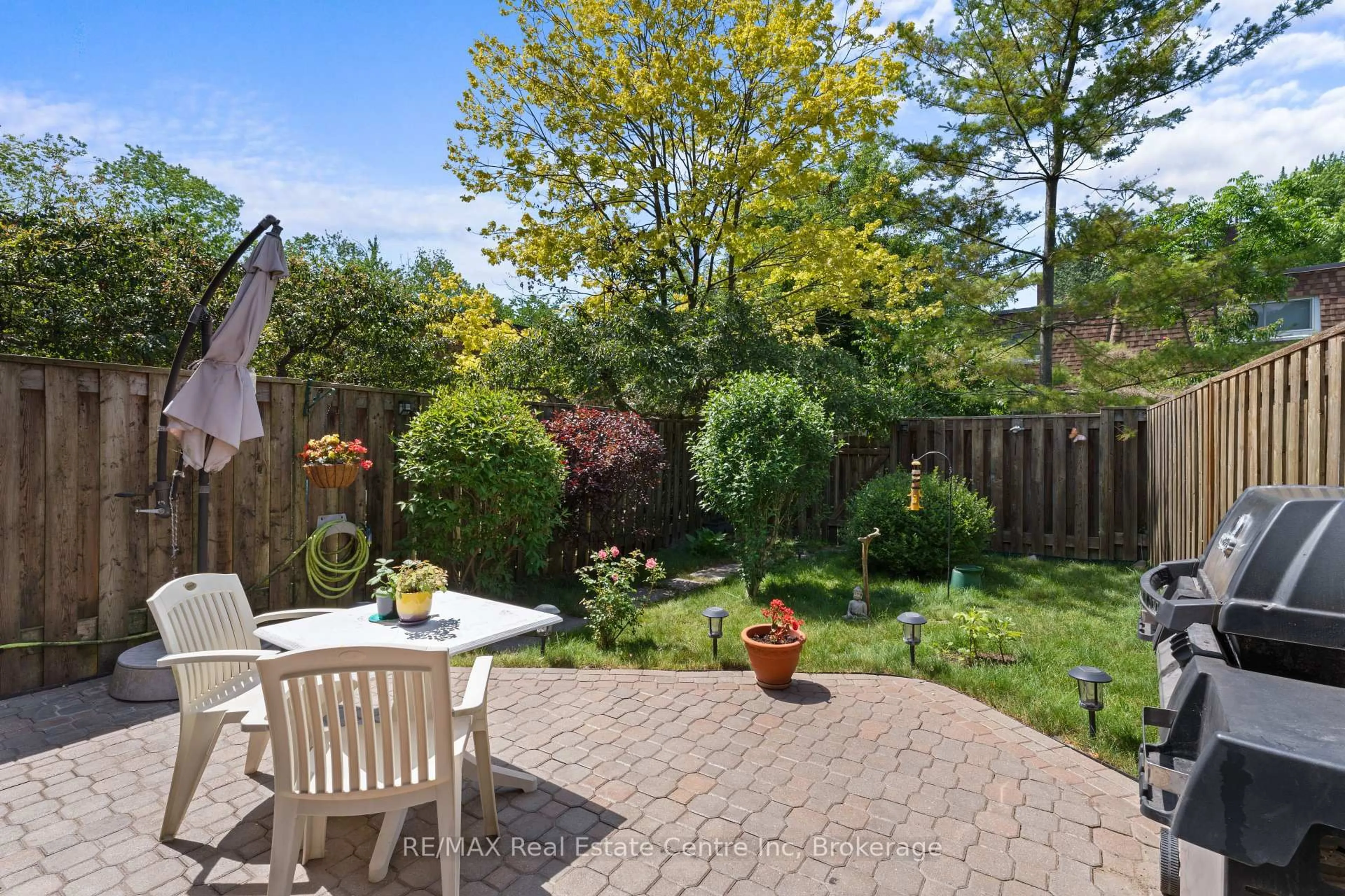 Patio, street for 383 Edinburgh Rd #28, Guelph Ontario N1G 2K7