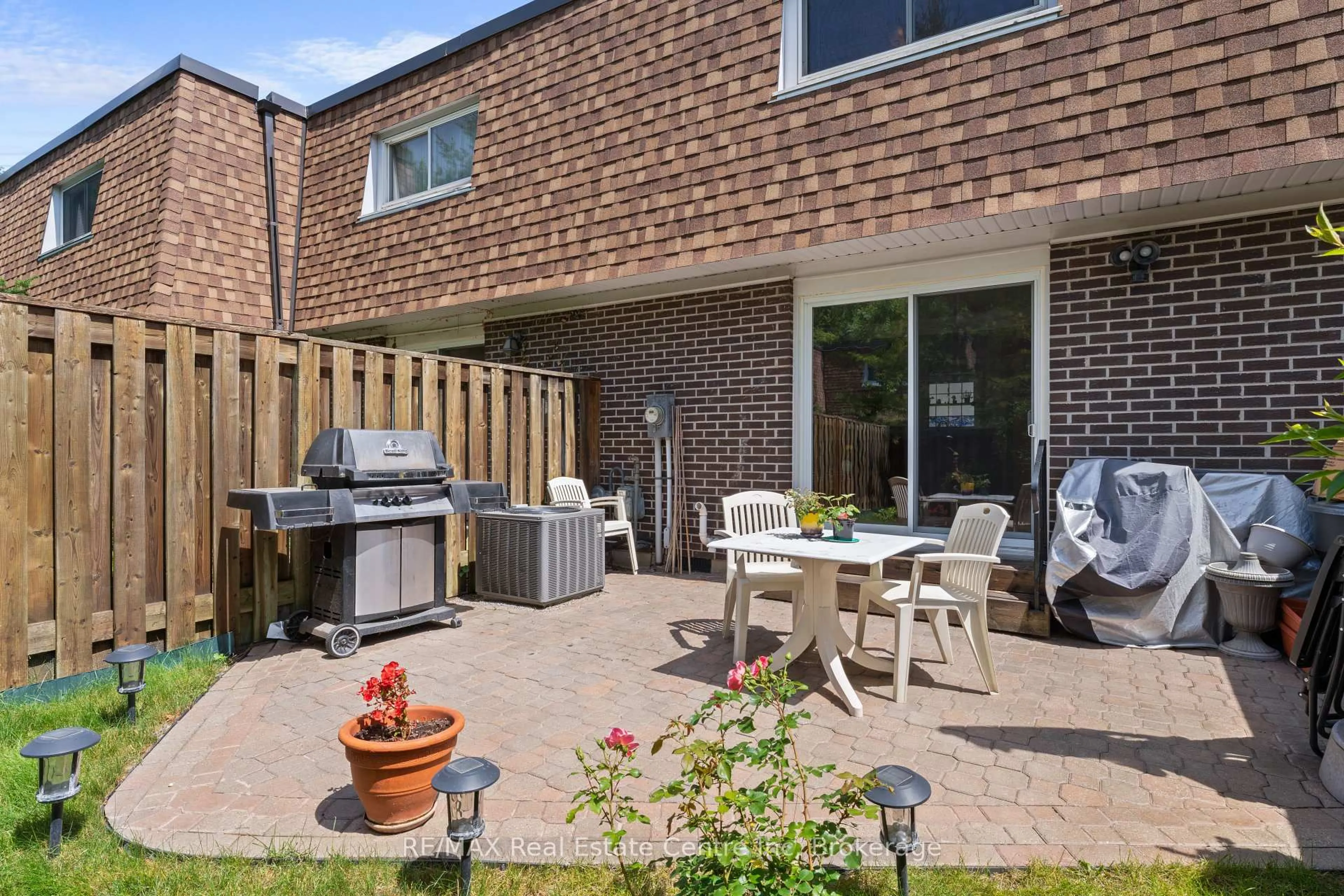 Patio, street for 383 Edinburgh Rd #28, Guelph Ontario N1G 2K7