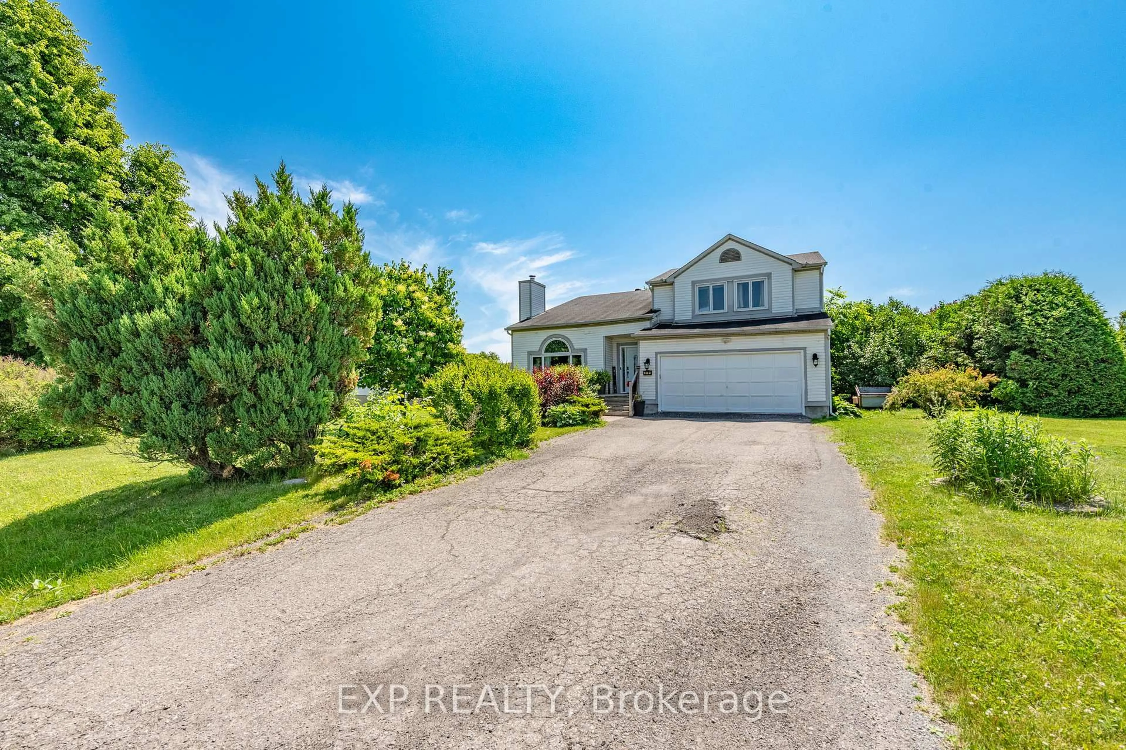 A pic from outside/outdoor area/front of a property/back of a property/a pic from drone, water/lake/river/ocean view for 2721 Glen St, Metcalfe Ontario K0A 2P0