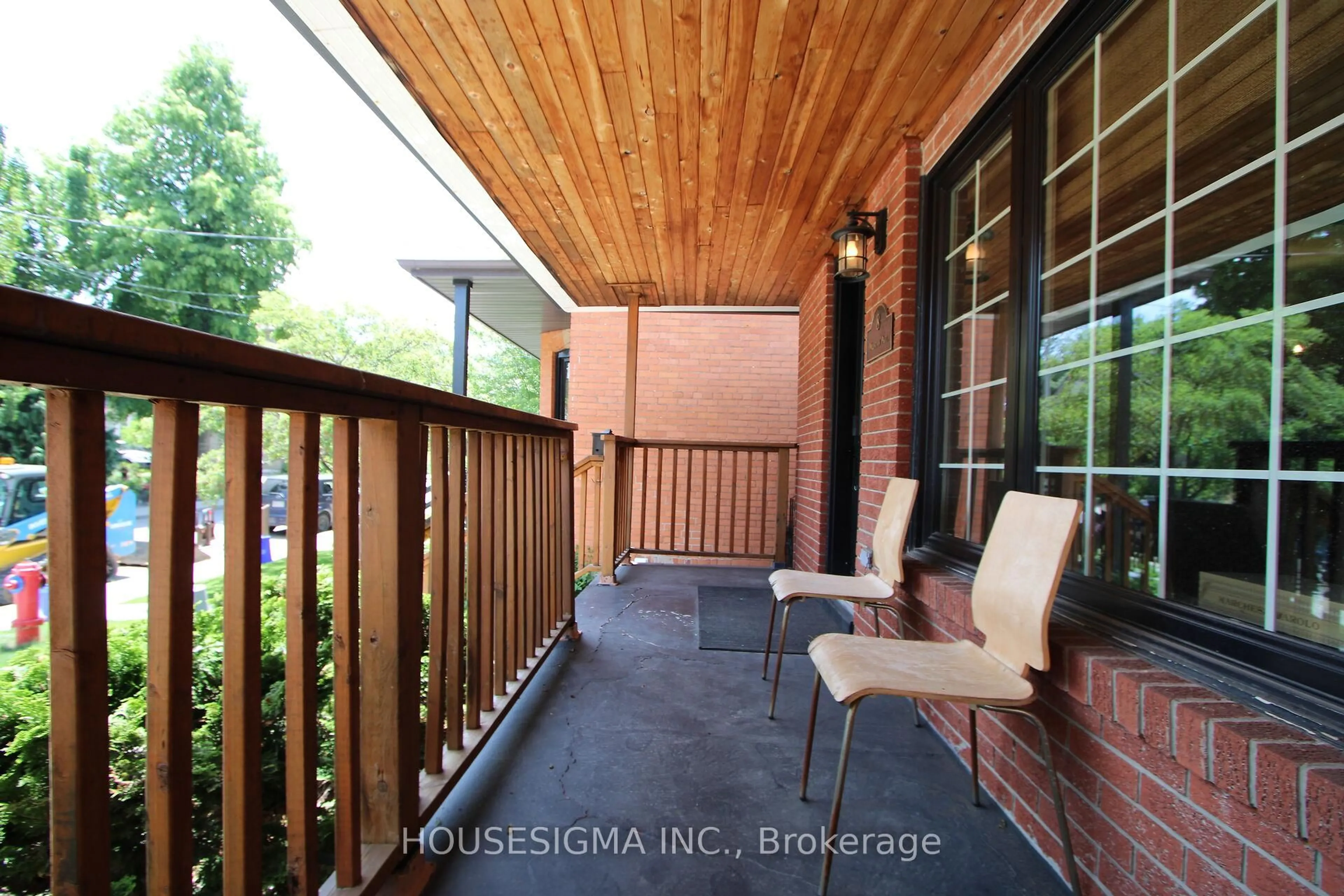 Patio, street for 8 Mountain Ave, Hamilton Ontario L8P 4E9