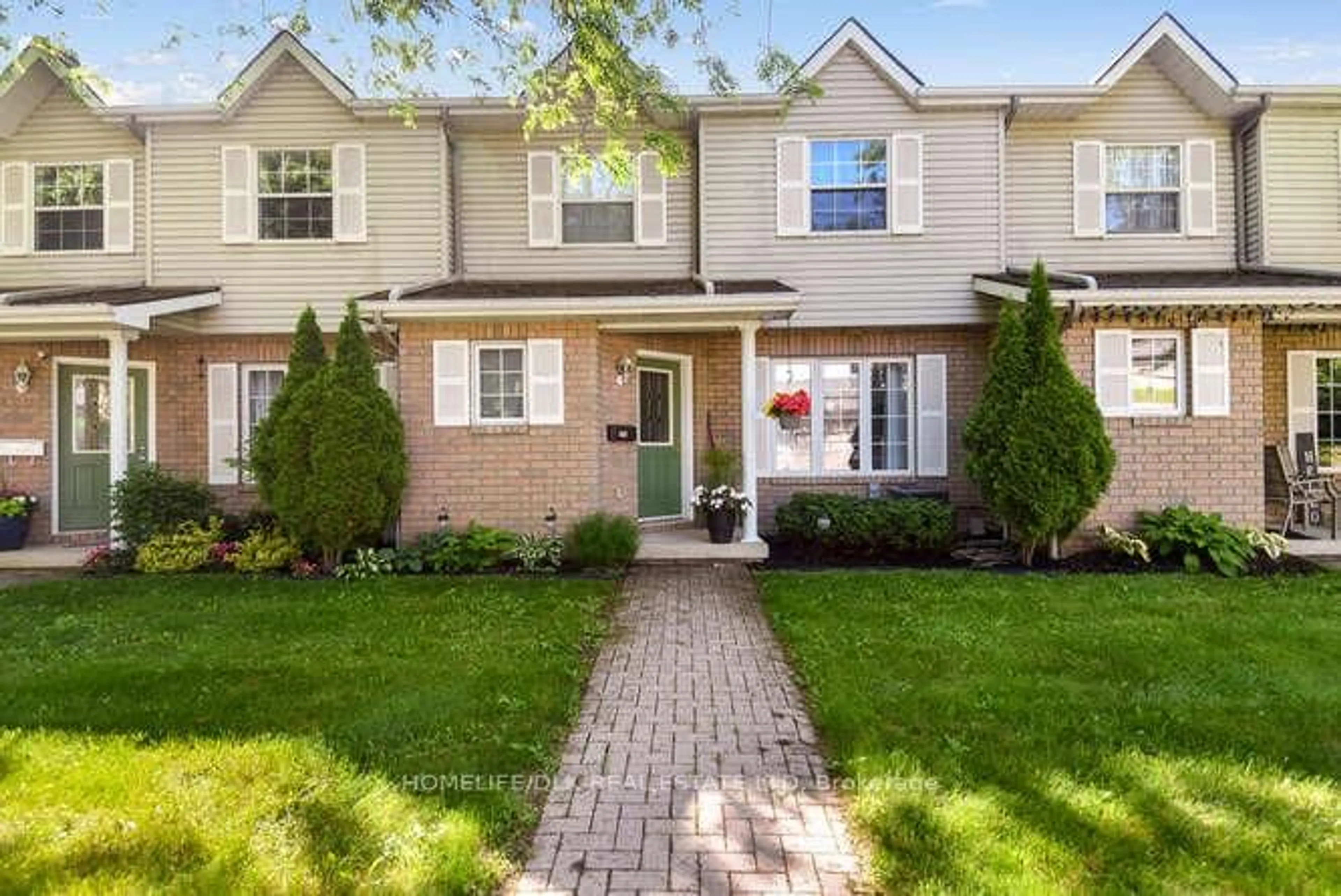 Home with brick exterior material, street for 506 King St, Brockville Ontario K6V 3T2