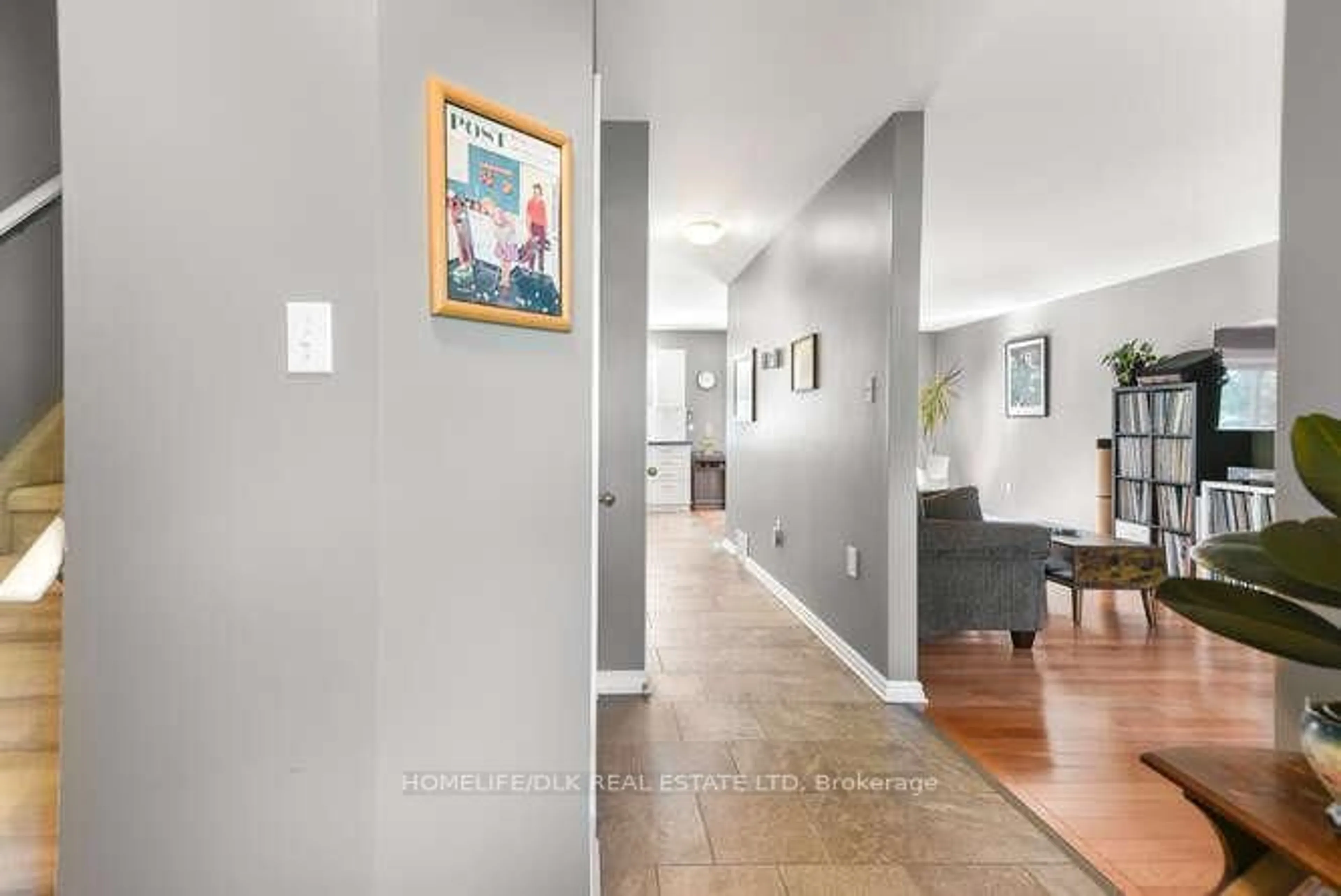 Indoor entryway for 506 King St, Brockville Ontario K6V 3T2