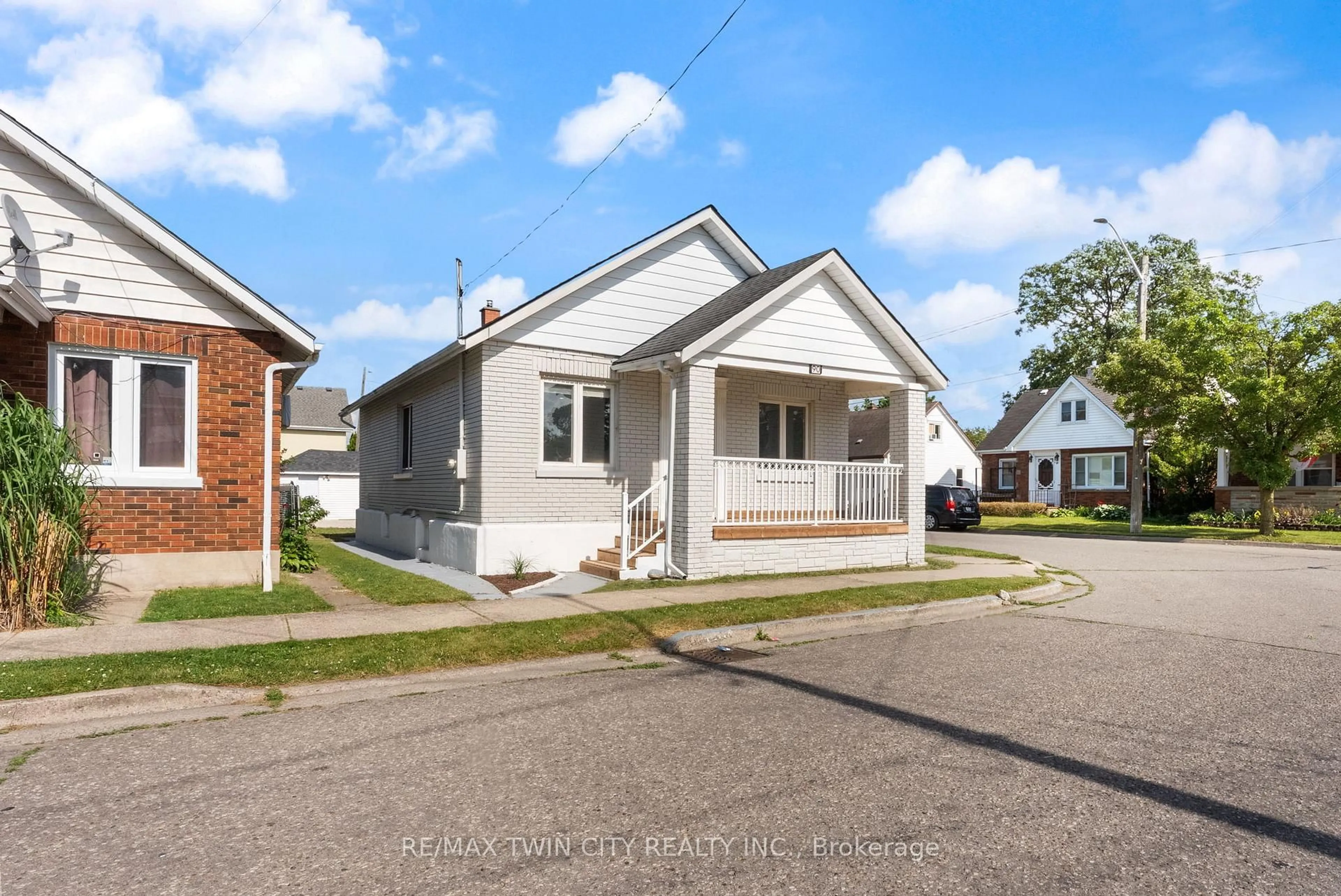 Home with vinyl exterior material, street for 90 Gordon St, Brantford Ontario N3S 2N4