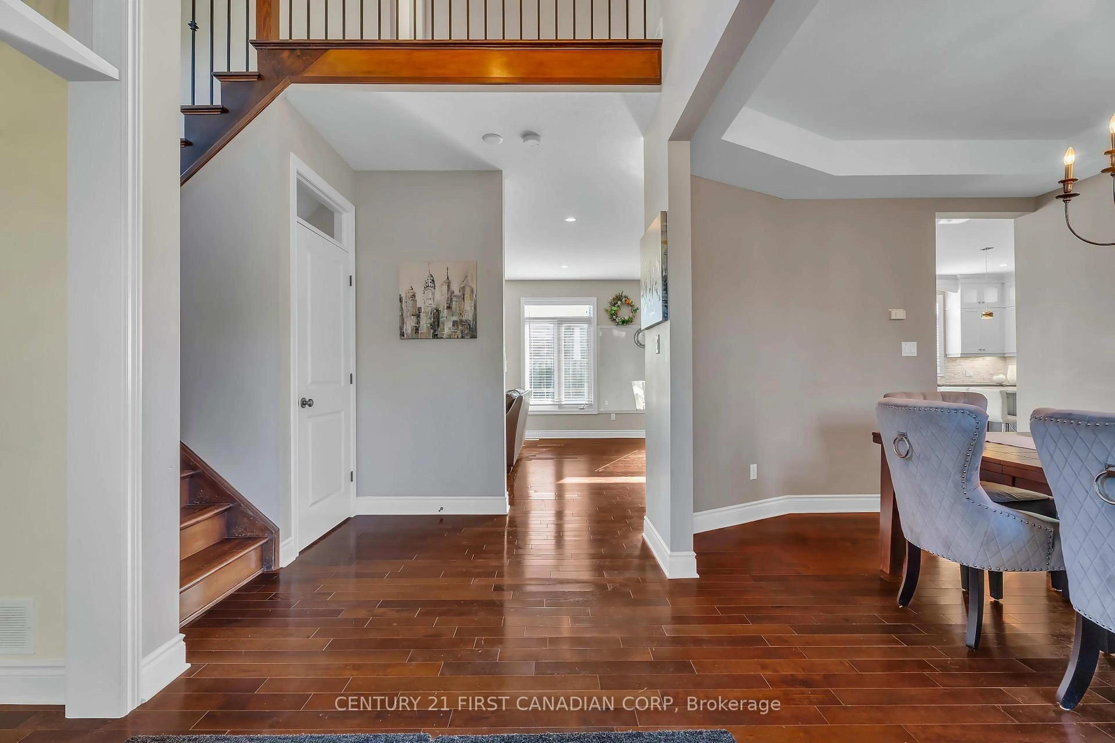 Indoor entryway for 515 Skyline Ave #55, London North Ontario N5X 0H4
