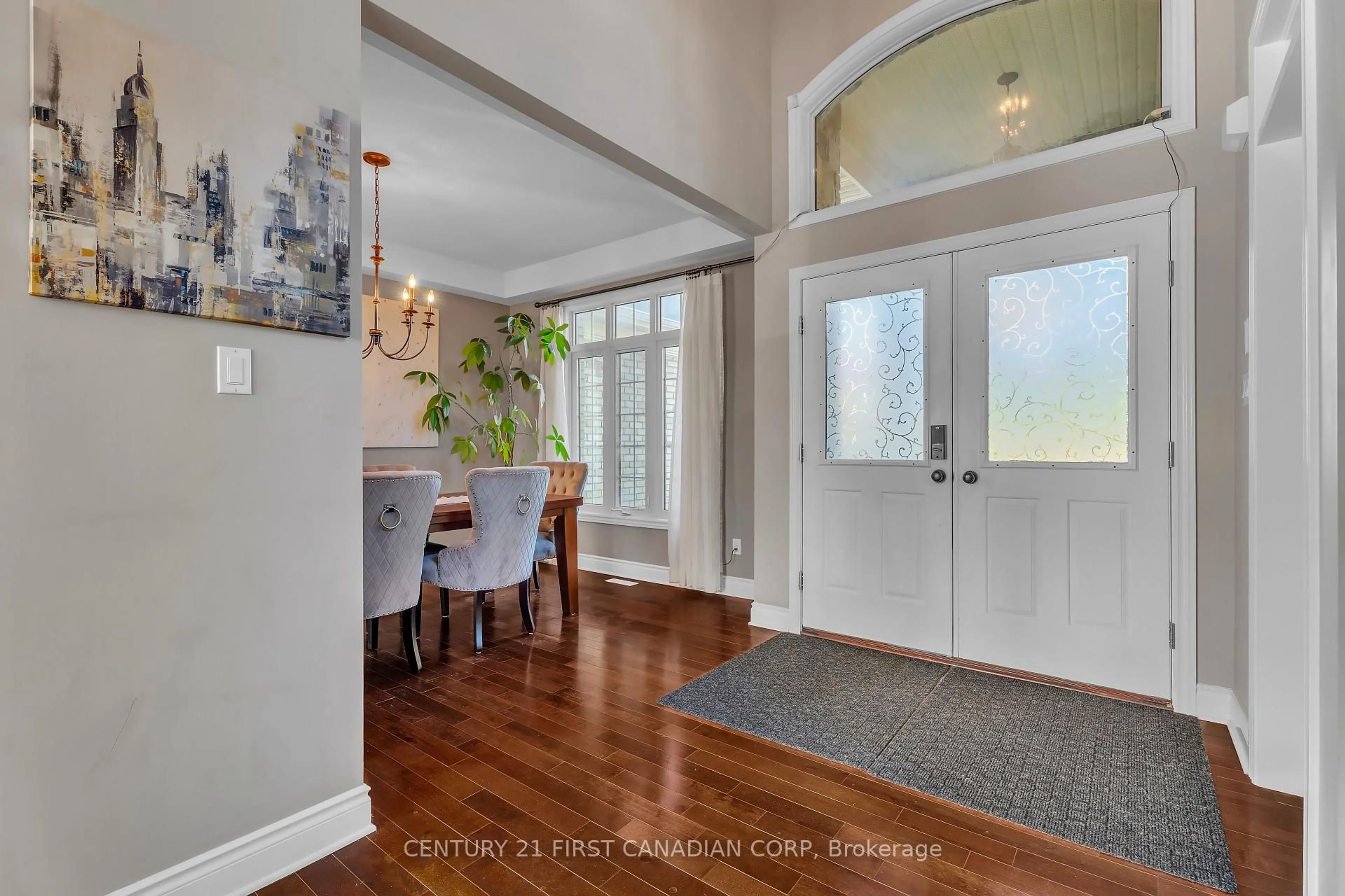 Indoor entryway for 515 Skyline Ave #55, London North Ontario N5X 0H4