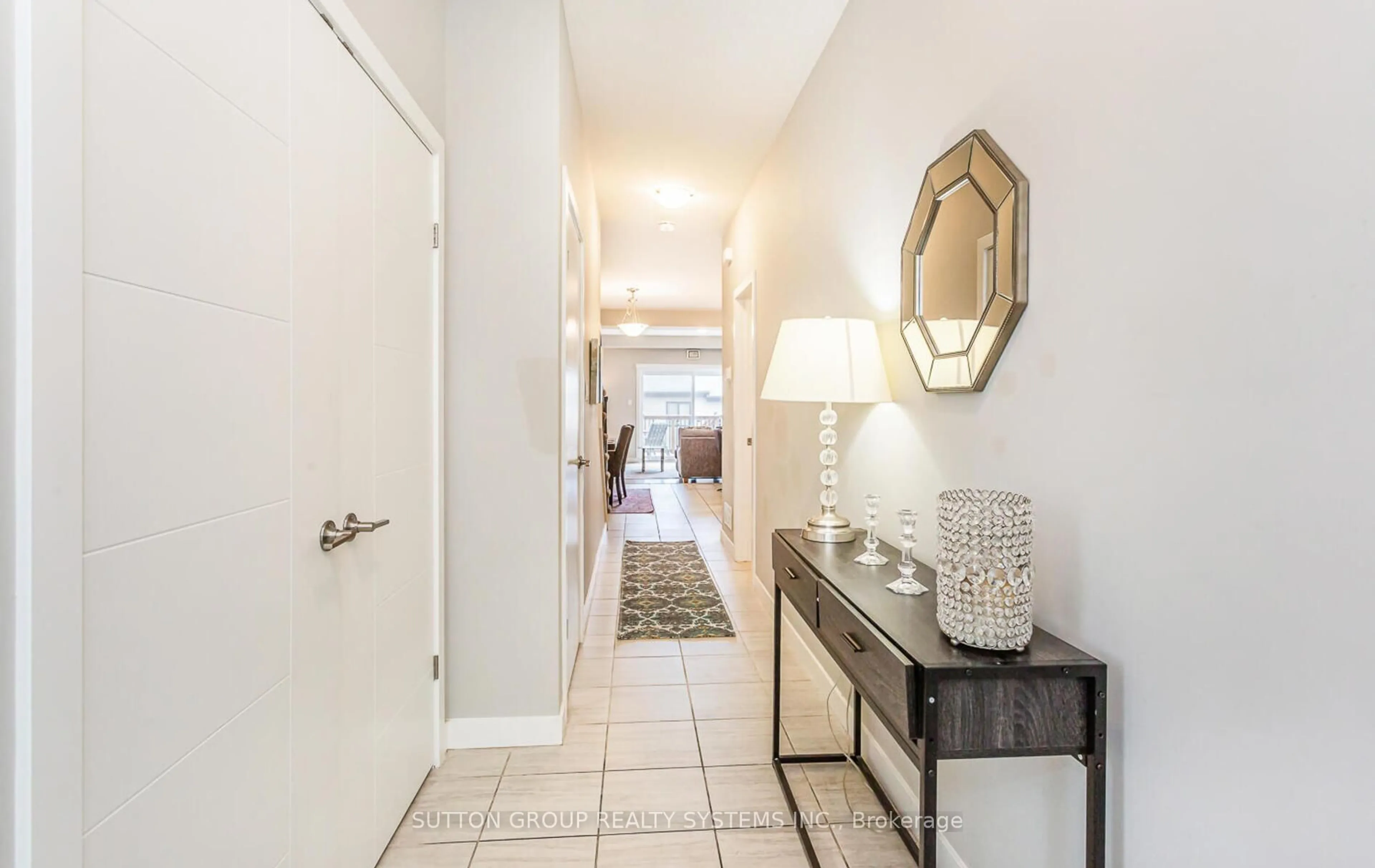 Indoor entryway for 917 Robert Ferrie Dr, Kitchener Ontario N2R 0P2