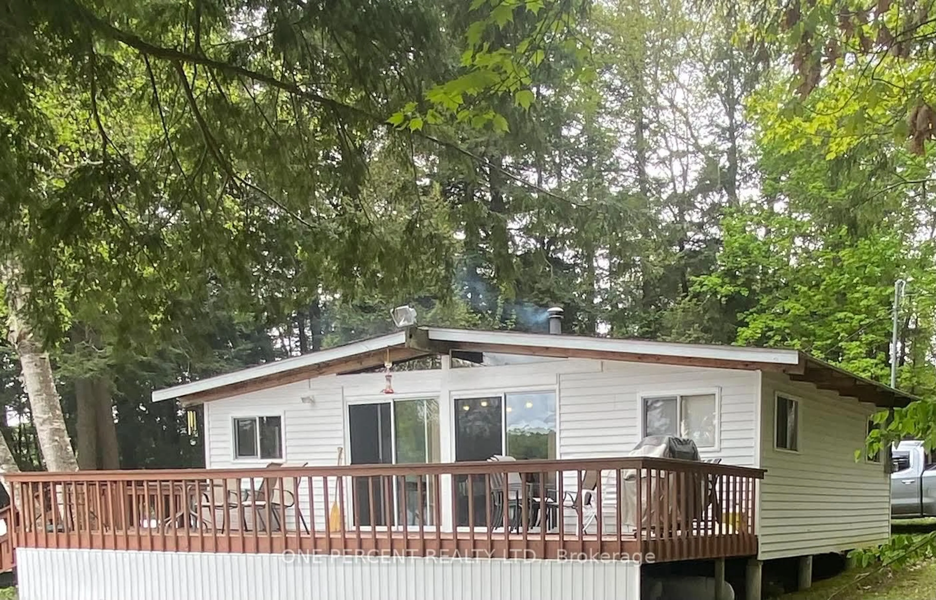 Home with vinyl exterior material, water/lake/river/ocean view for 4127 South Portage Rd, Huntsville Ontario P1H 2J3