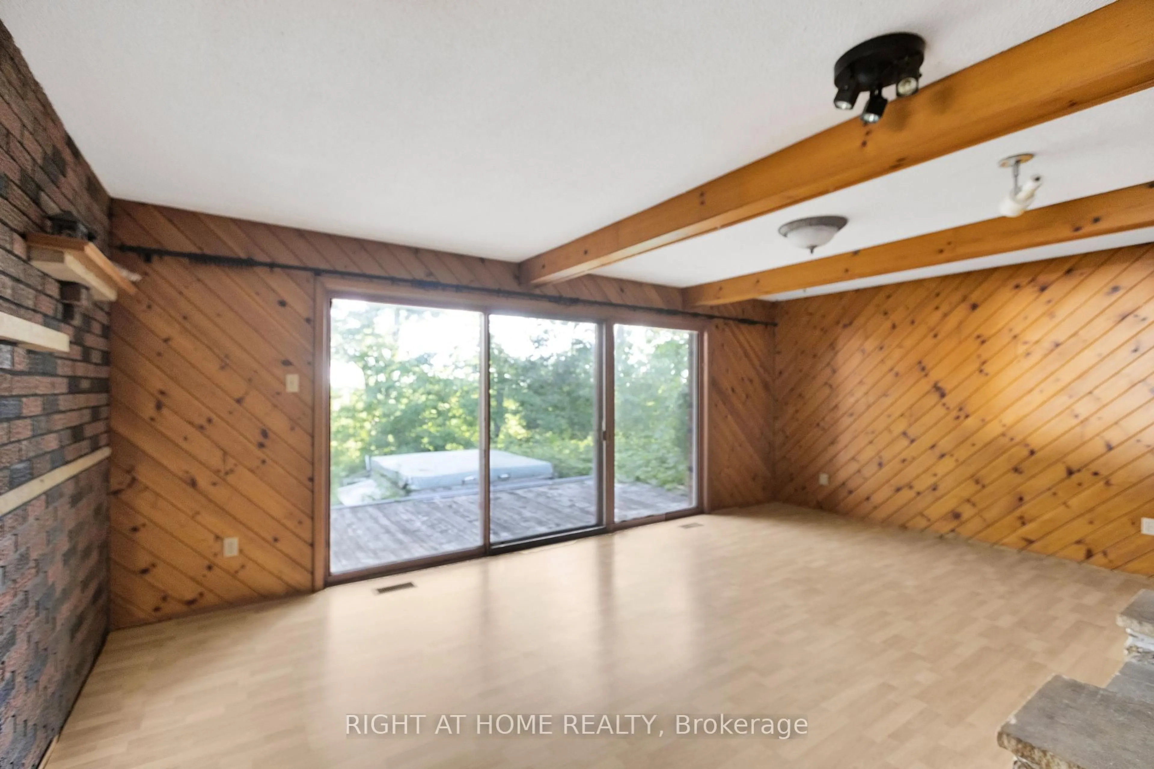 Unknown for 13 old onondaga Rd, Brant Ontario N3T 5L9