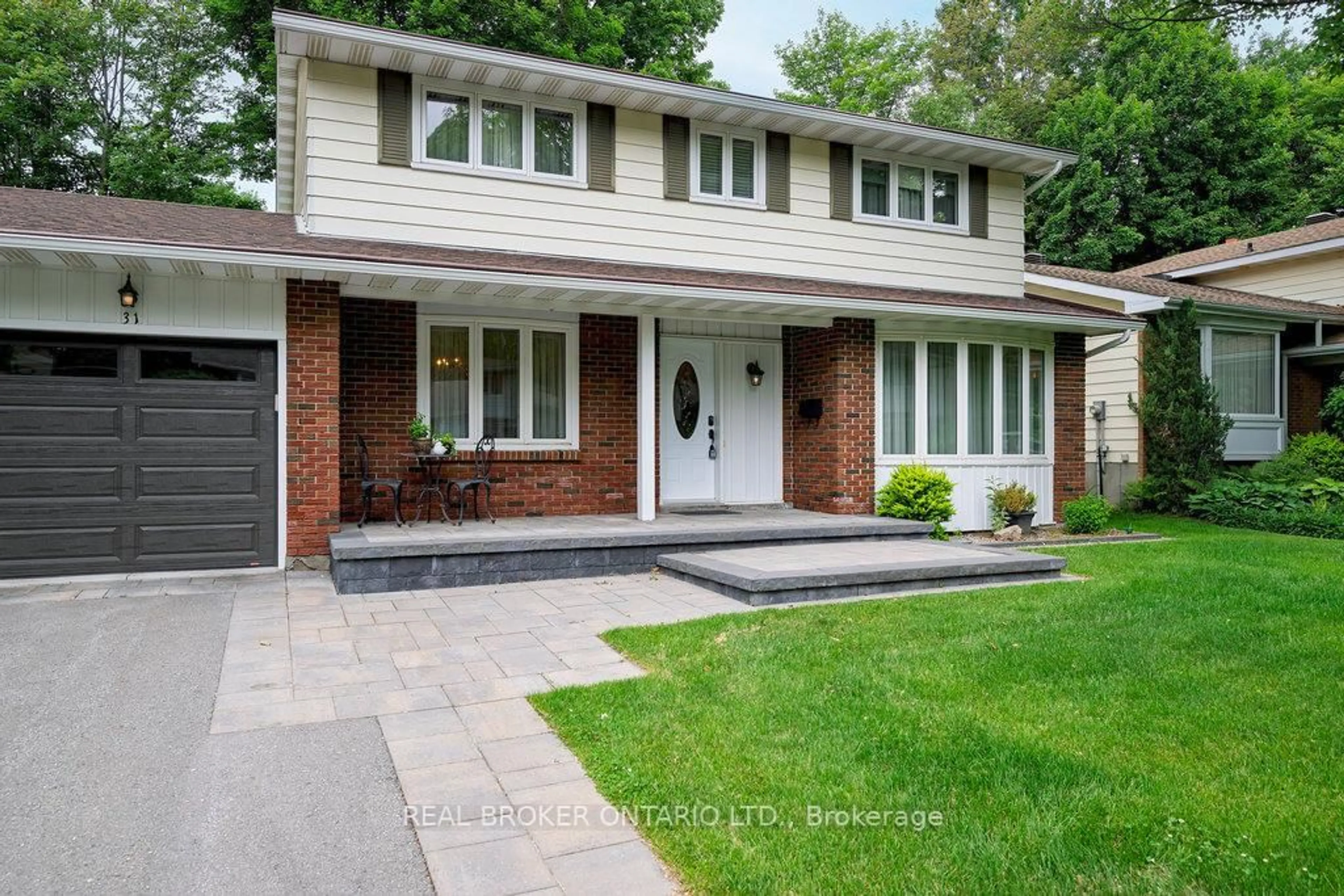 Home with brick exterior material, street for 31 Oakhurst Cres, Ottawa Ontario K1B 4A5