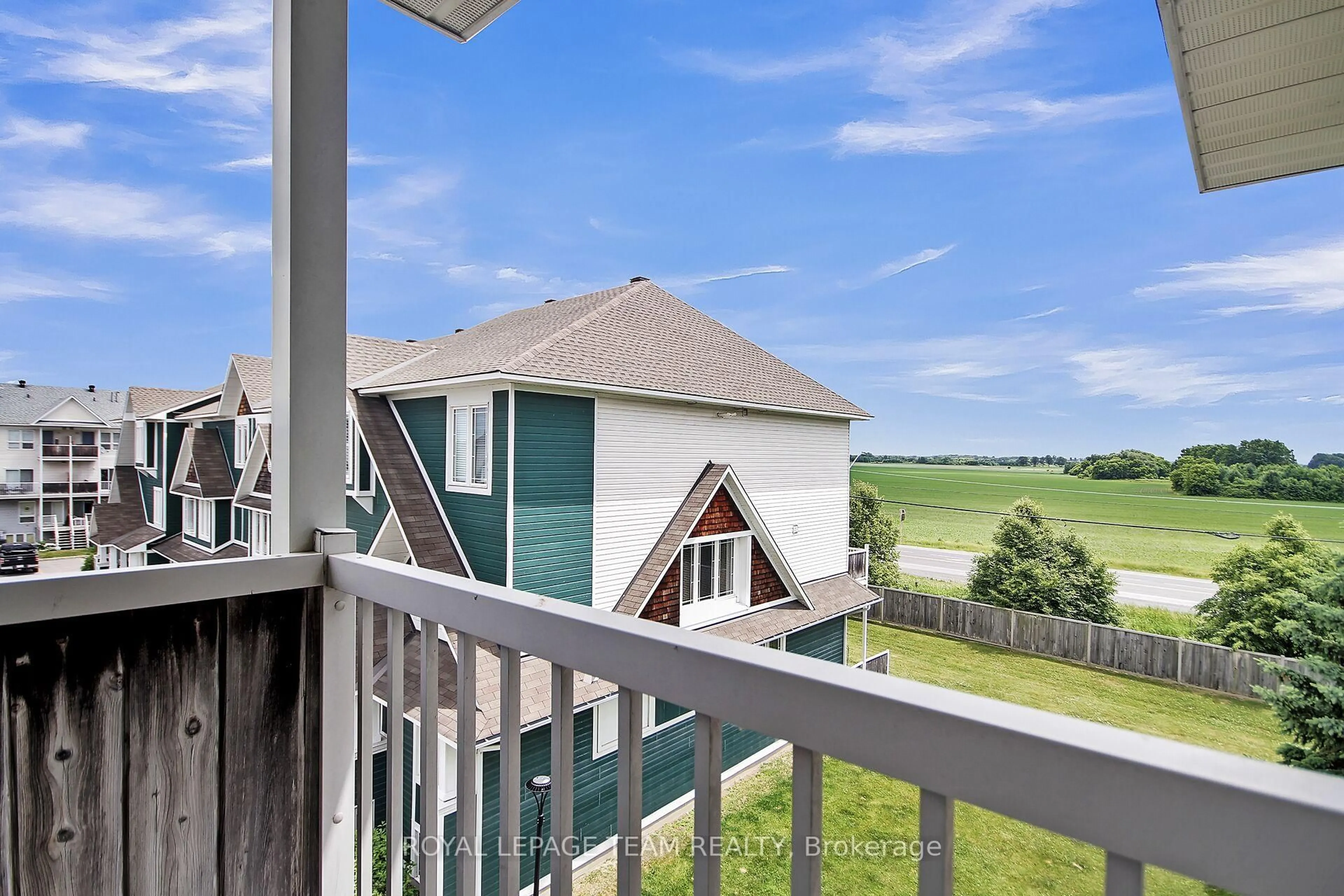 Balcony in the apartment, water/lake/river/ocean view for 414 Hillsboro Private #16, Ottawa Ontario K2M 3A8