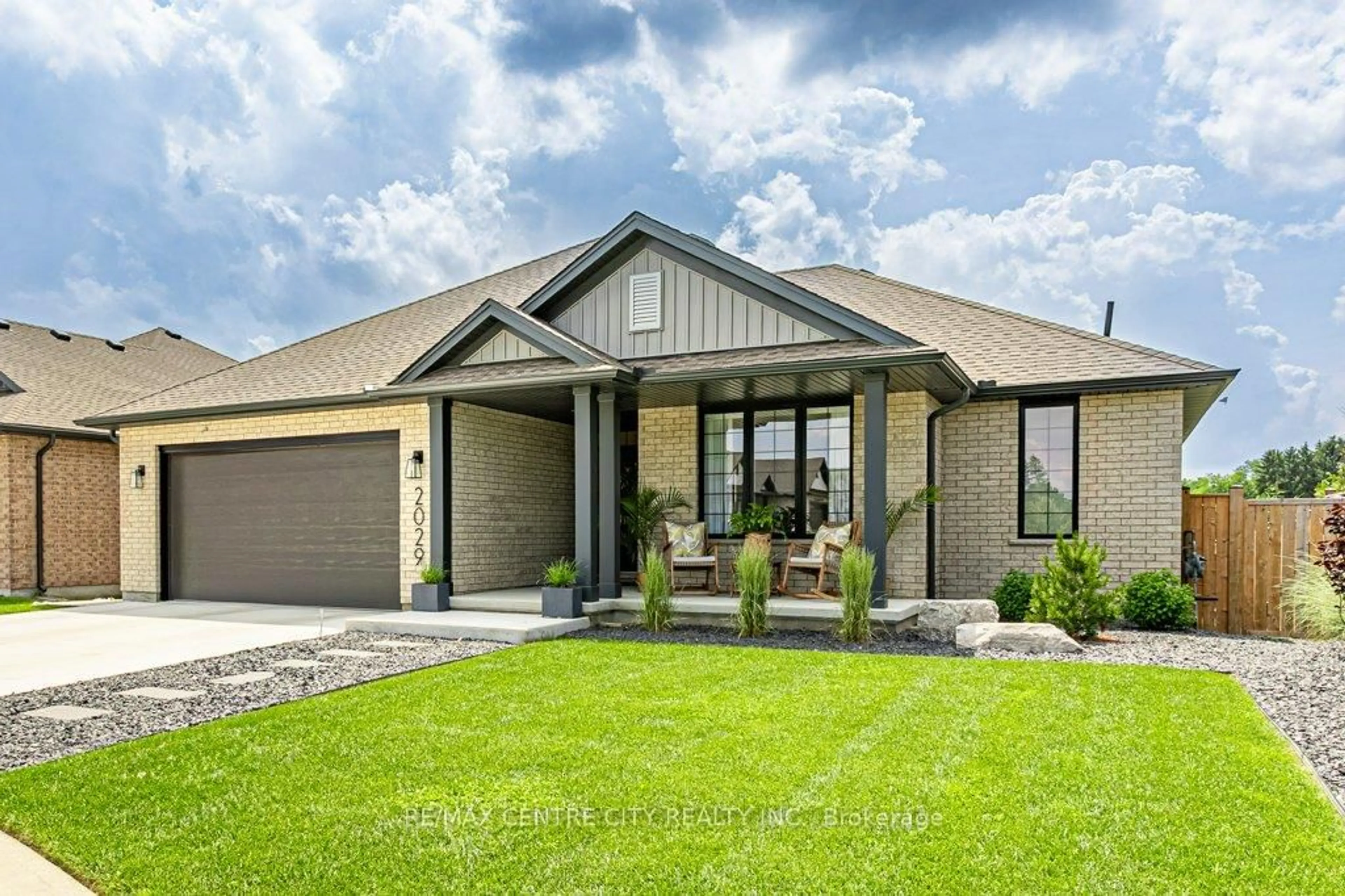 Home with vinyl exterior material, street for 2029 Lockwood Cres, Strathroy-Caradoc Ontario N0L 1W0
