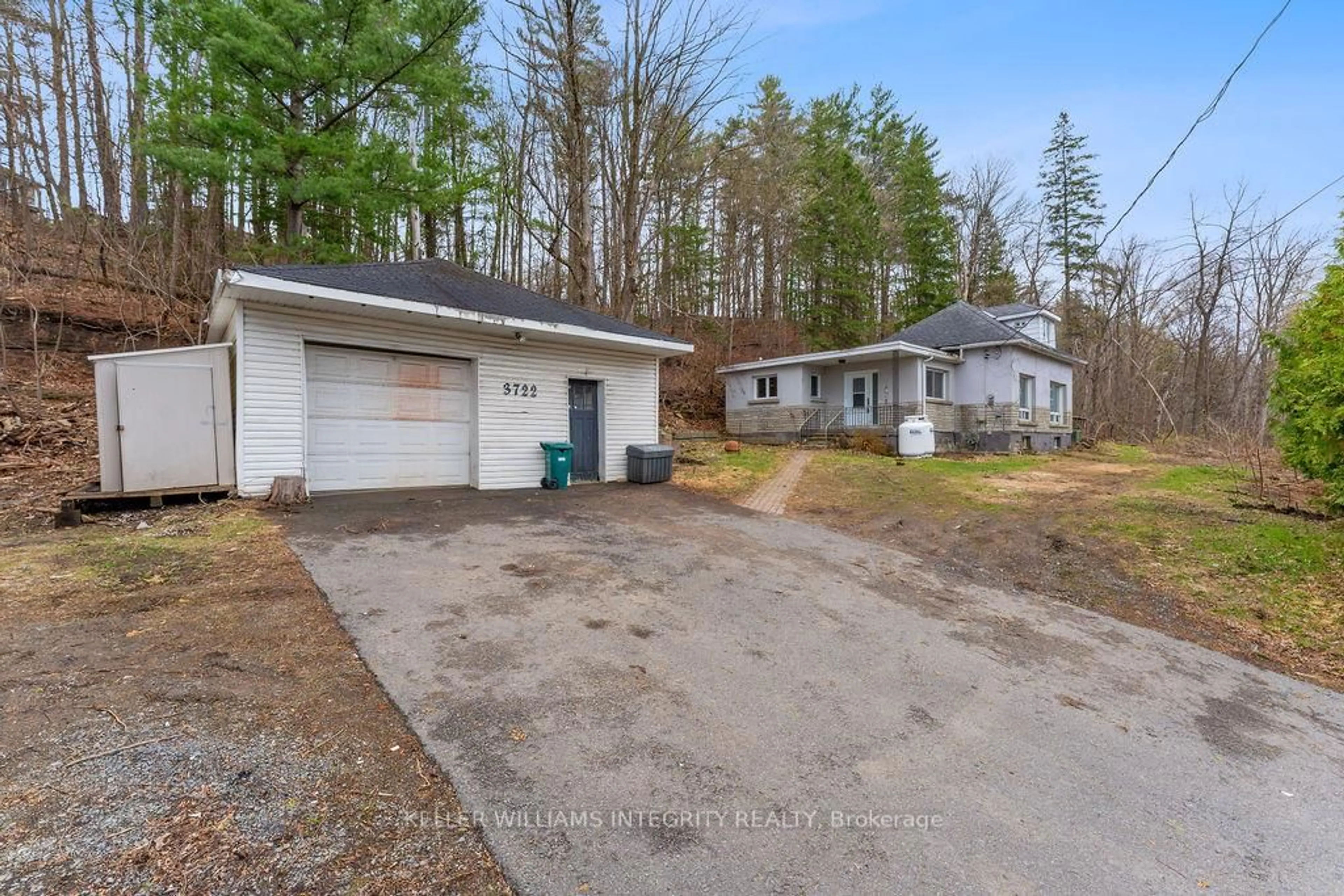 A pic from outside/outdoor area/front of a property/back of a property/a pic from drone, street for 3722 St Joseph Blvd, Ottawa Ontario K4A 0Z5