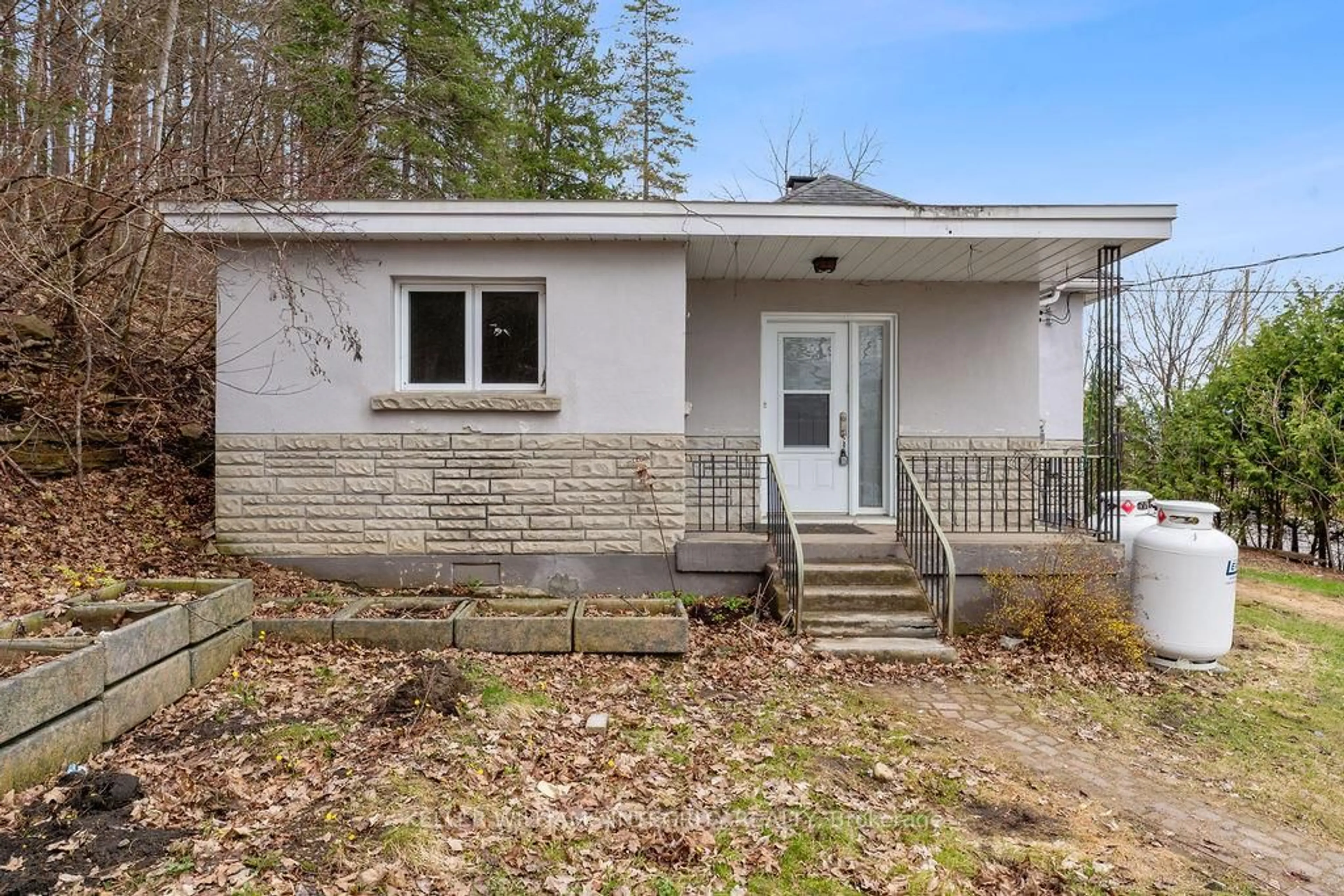 Unknown for 3722 St Joseph Blvd, Ottawa Ontario K4A 0Z5