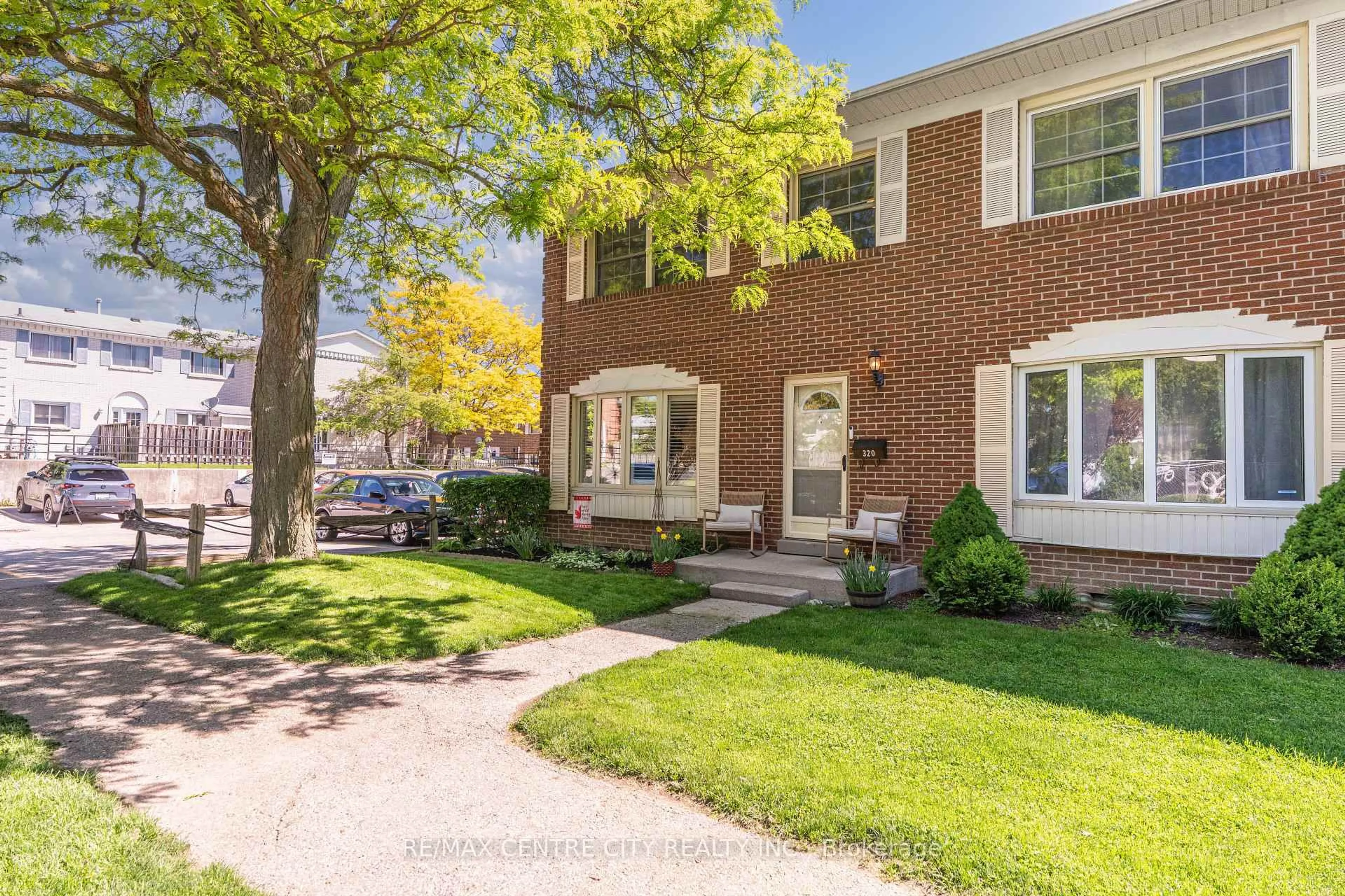 Home with brick exterior material, street for 320 Homestead Crt, London North Ontario N6G 2E9