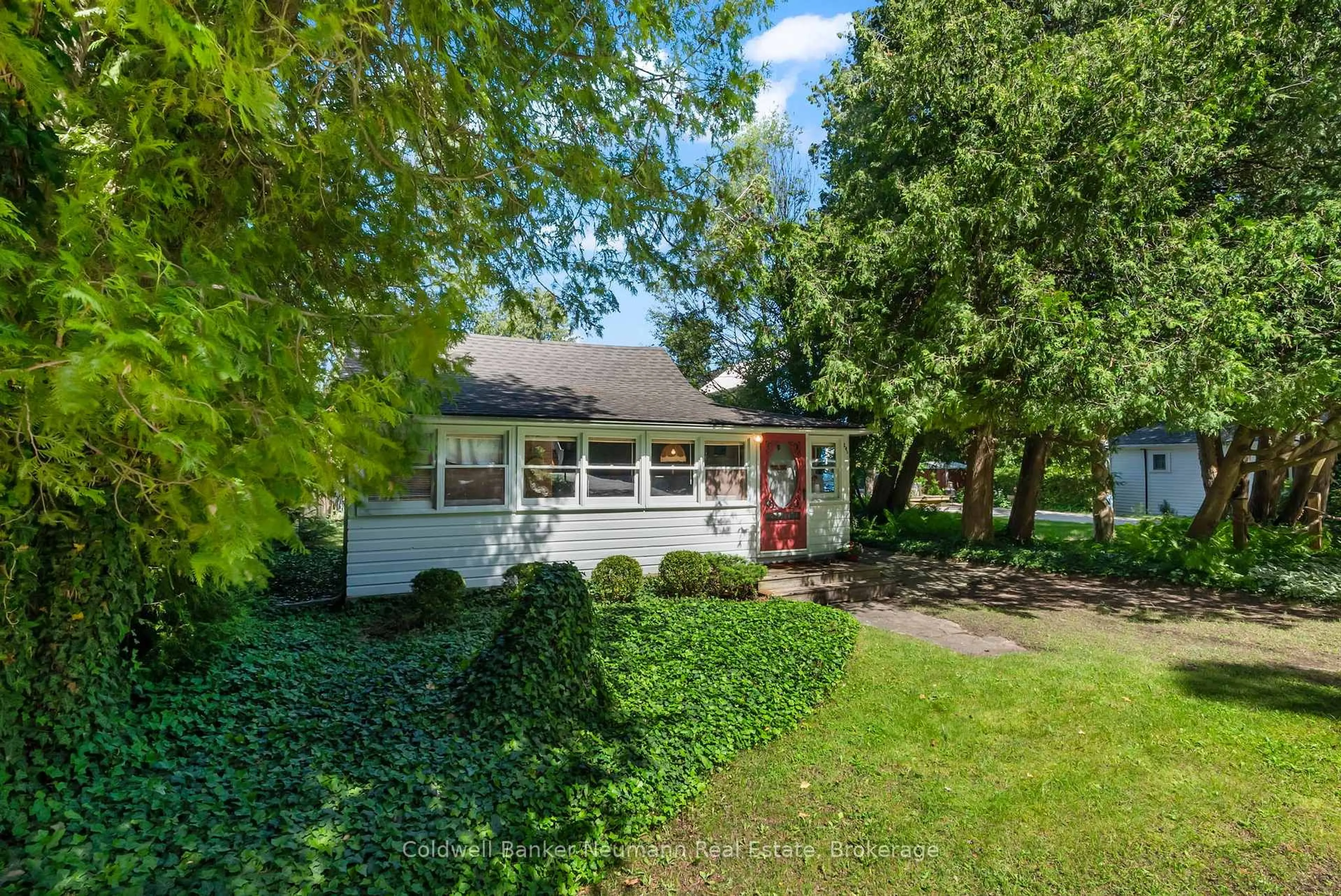 A pic from outside/outdoor area/front of a property/back of a property/a pic from drone, street for 241 Lake St, Saugeen Shores Ontario N0H 2L0