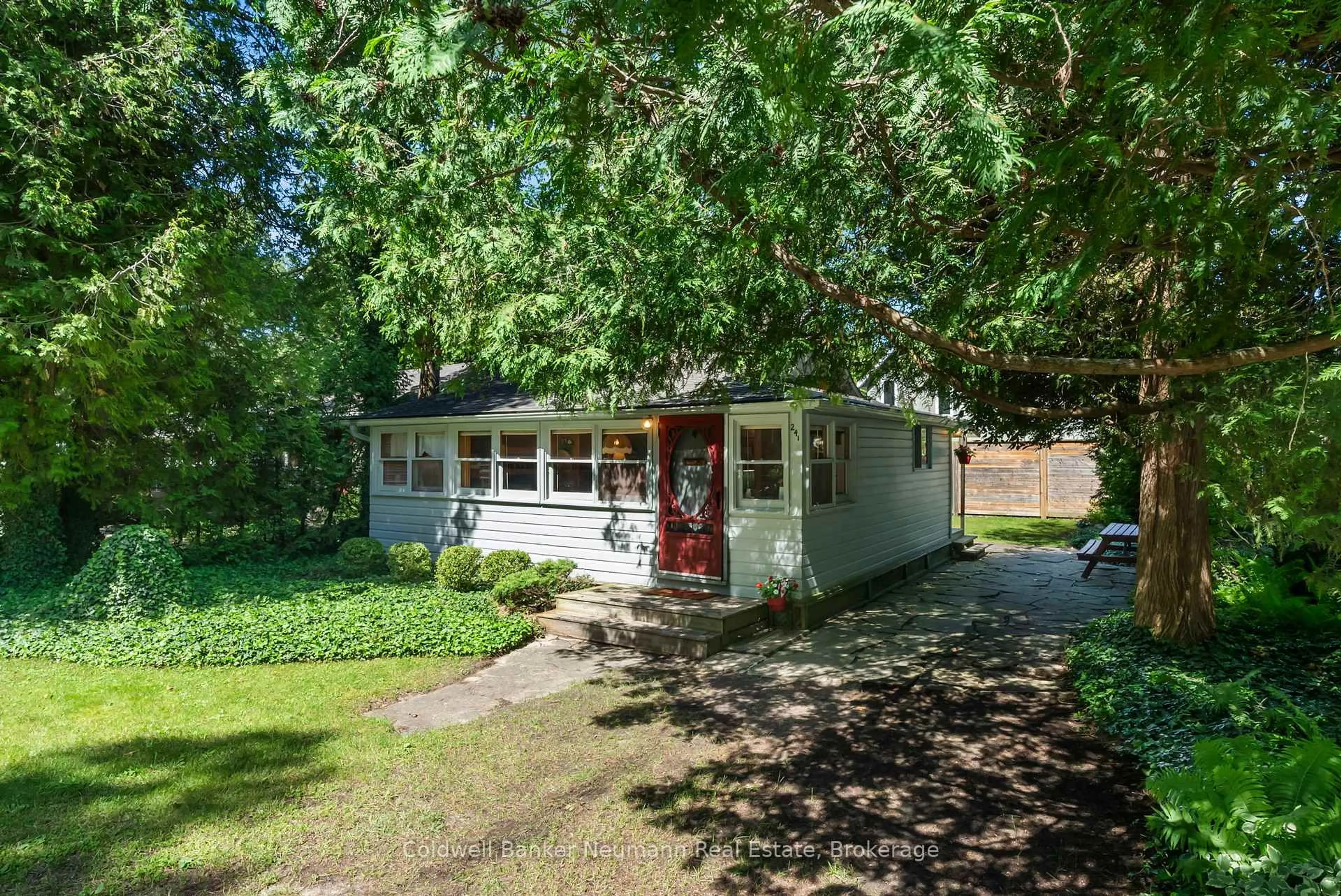 A pic from outside/outdoor area/front of a property/back of a property/a pic from drone, street for 241 Lake St, Saugeen Shores Ontario N0H 2L0