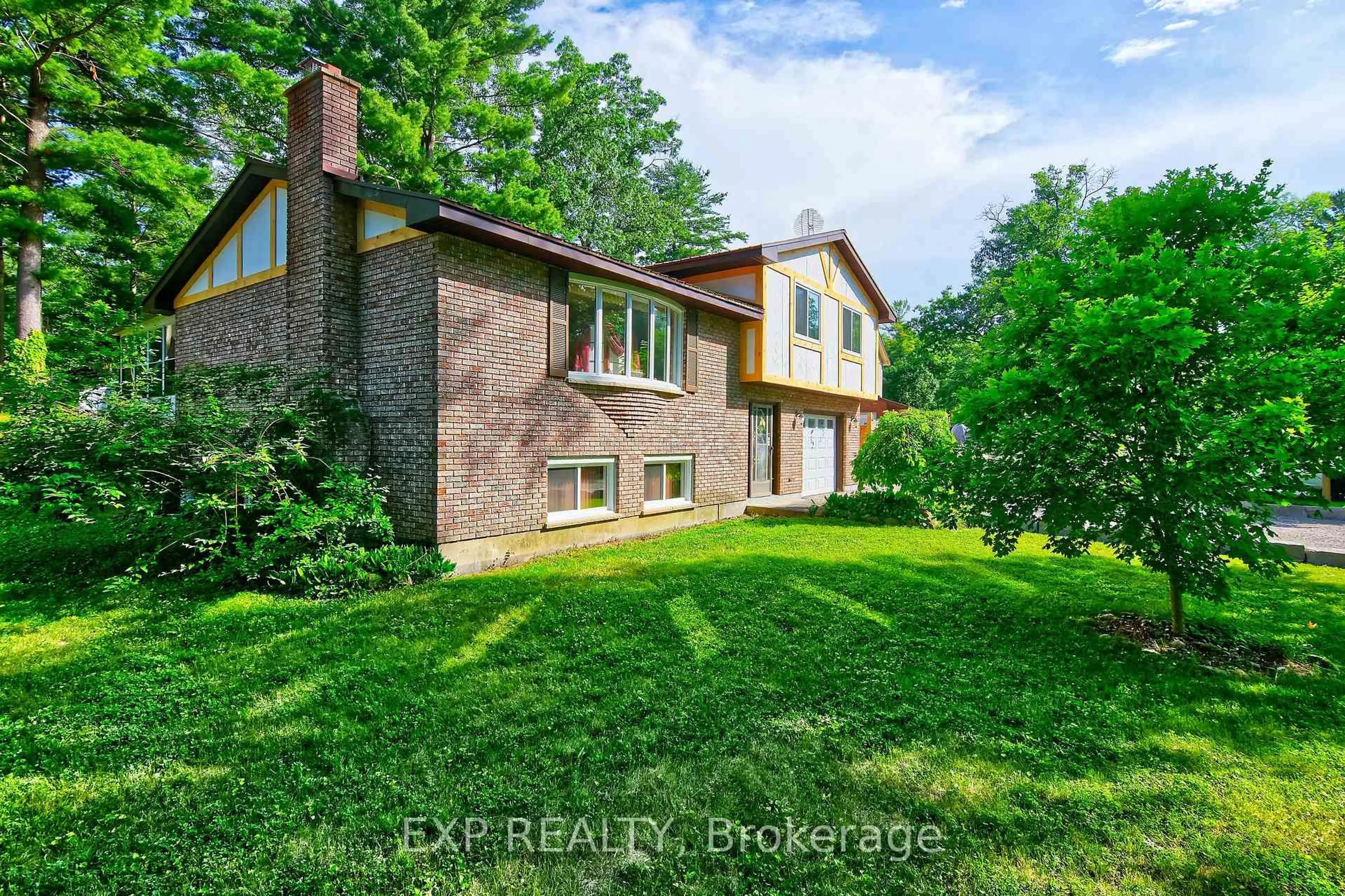 A pic from outside/outdoor area/front of a property/back of a property/a pic from drone, unknown for 9995 Port Frank Estates Rd, Lambton Shores Ontario N0M 2L0