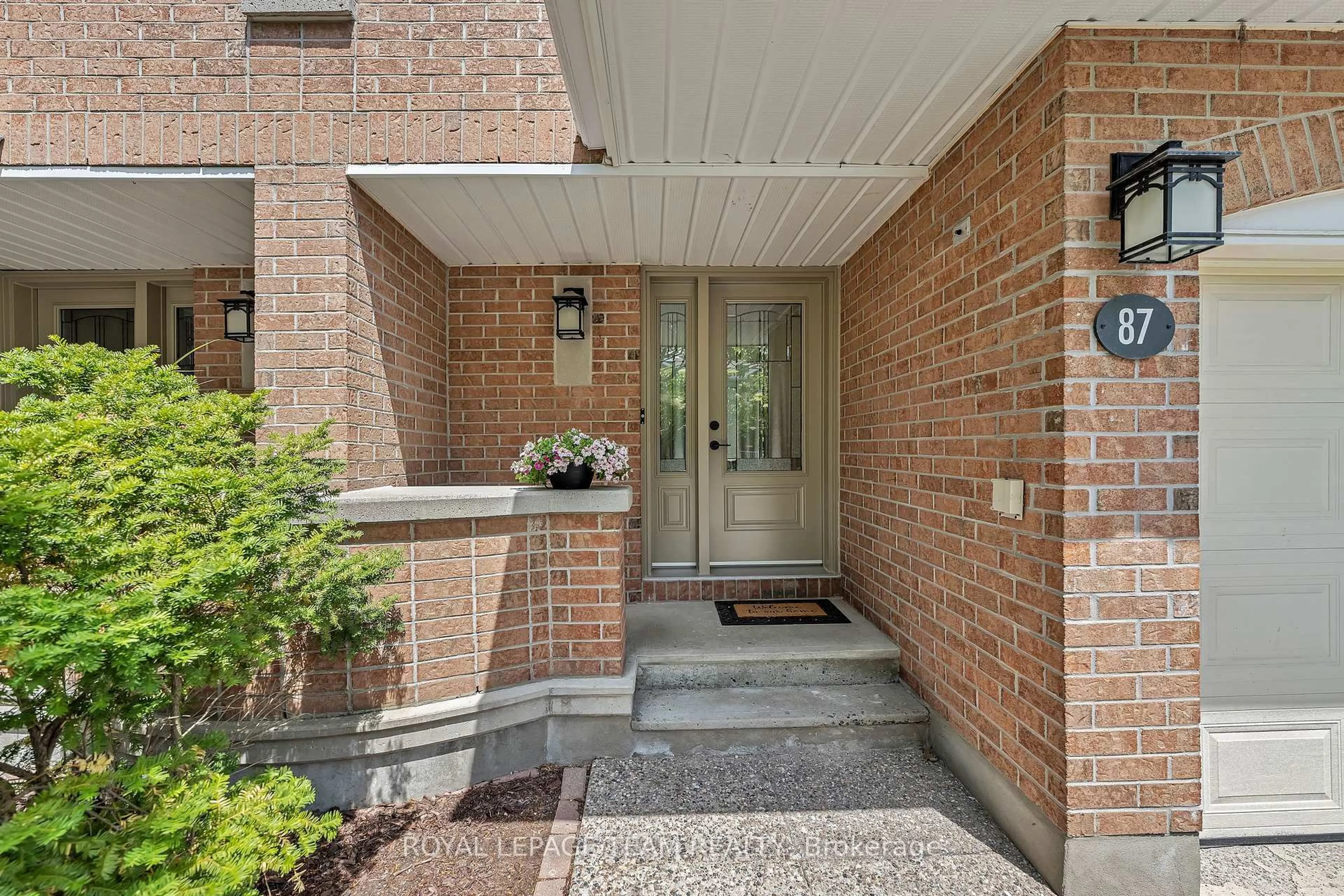 Unknown for 87 Dalecroft Cres, Ottawa Ontario K2G 5V8