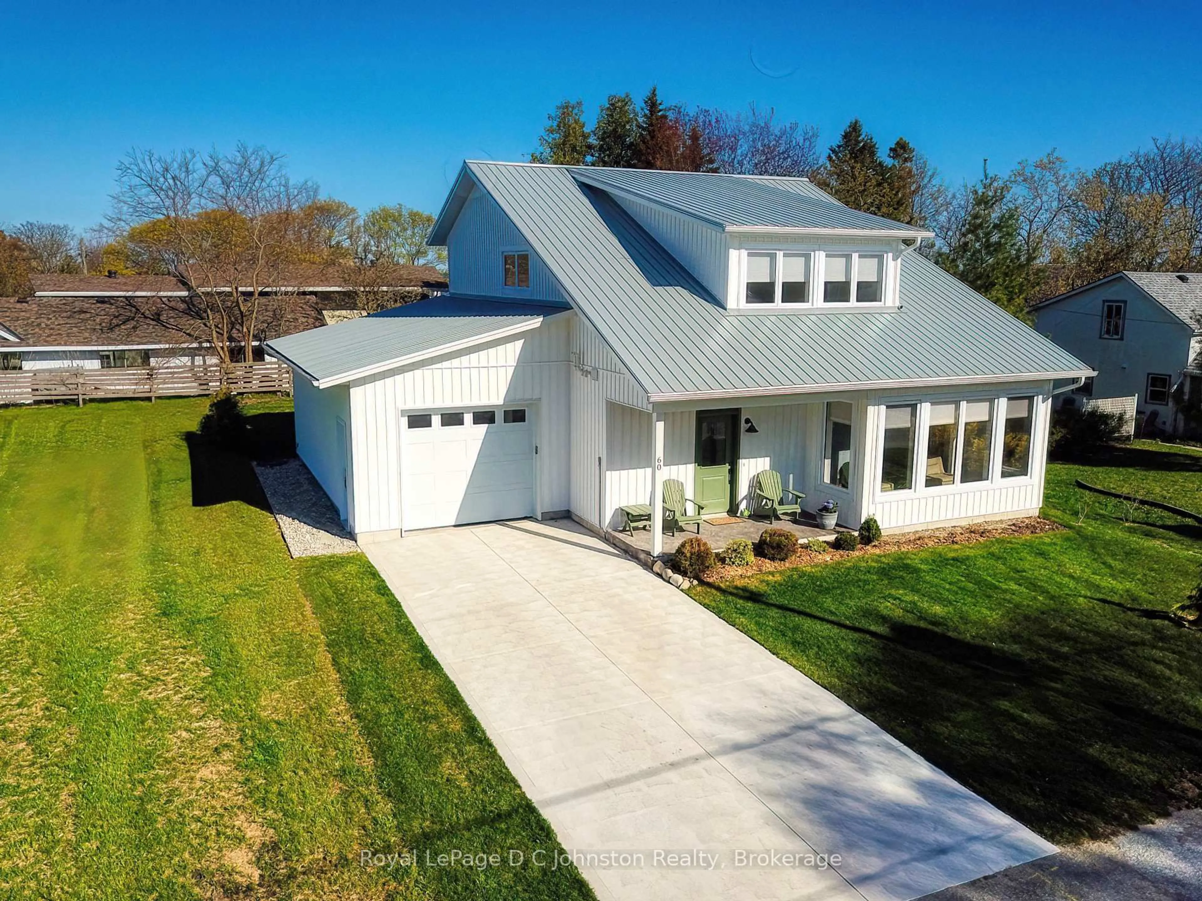 A pic from outside/outdoor area/front of a property/back of a property/a pic from drone, street for 60 Water St, Saugeen Shores Ontario N0H 2L0