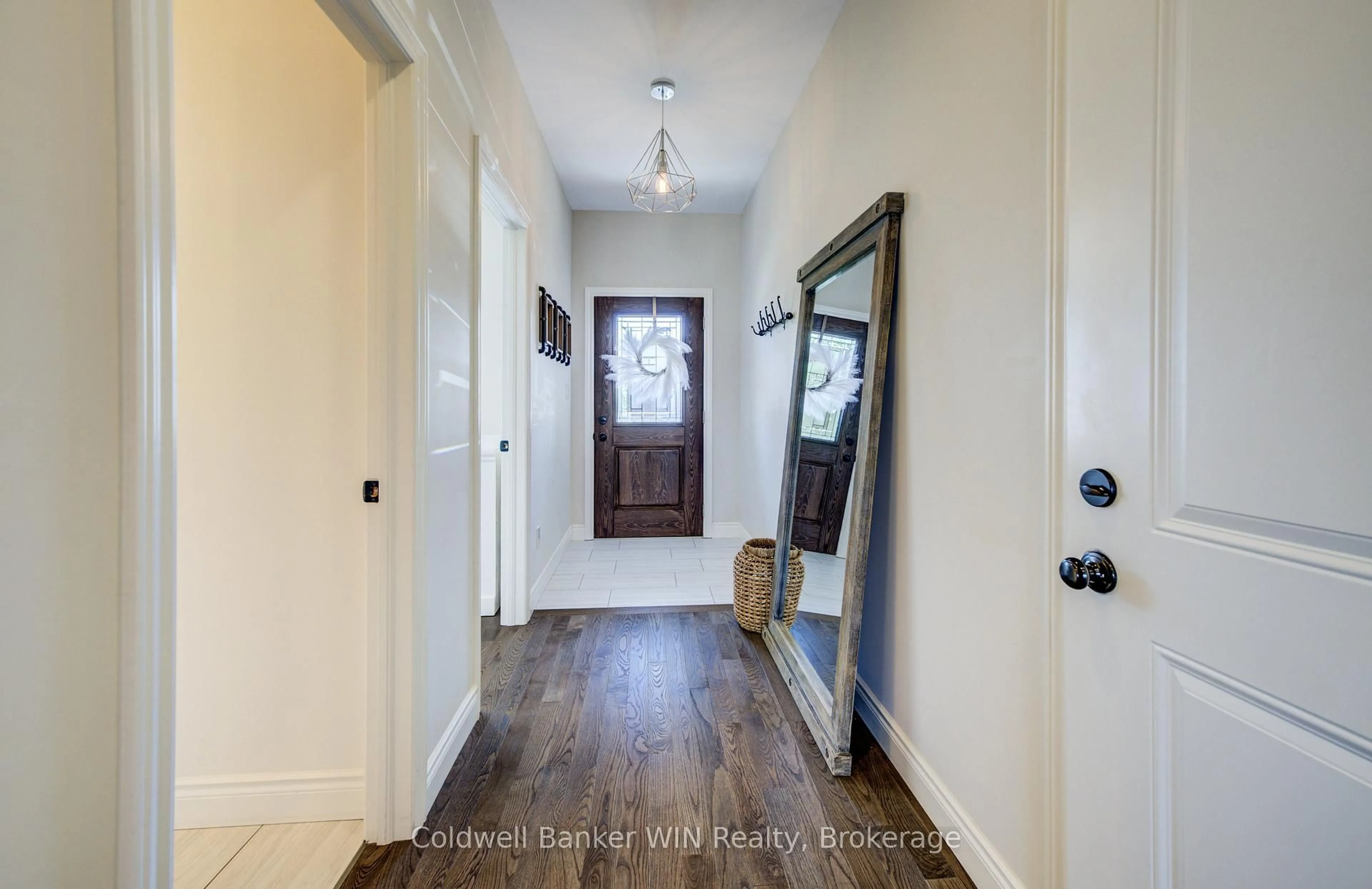 Indoor entryway for 875 Baker Ave, North Perth Ontario N4W 3V7