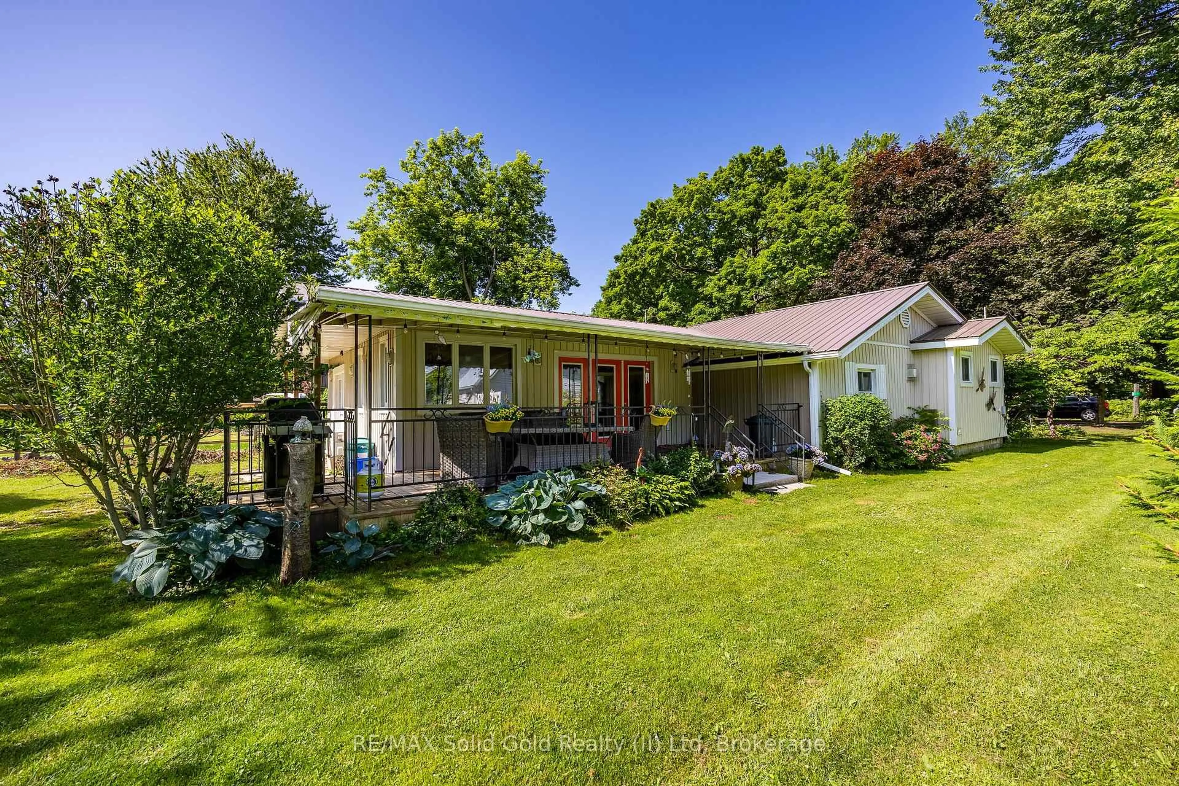 A pic from outside/outdoor area/front of a property/back of a property/a pic from drone, street for 18 ADDISON Ave, Bayham Ontario N0J 1T0
