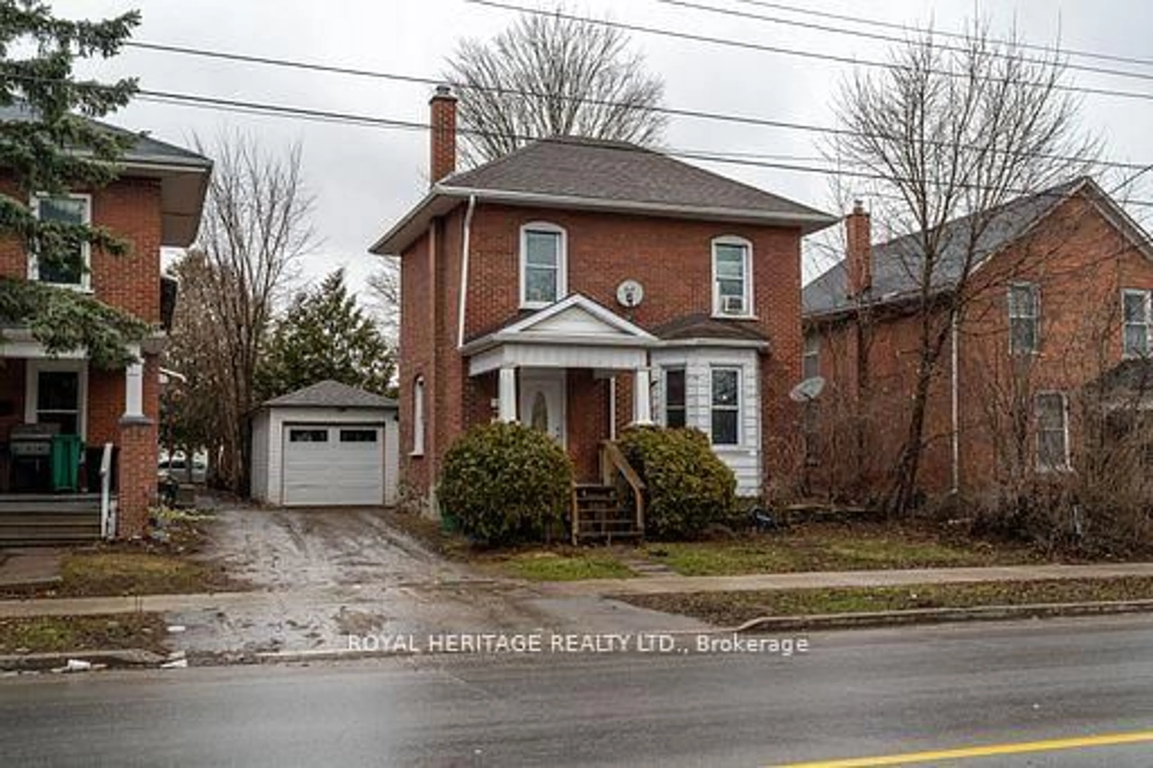Home with brick exterior material, street for 364 Parkhill Rd, Peterborough North Ontario K9H 3J1
